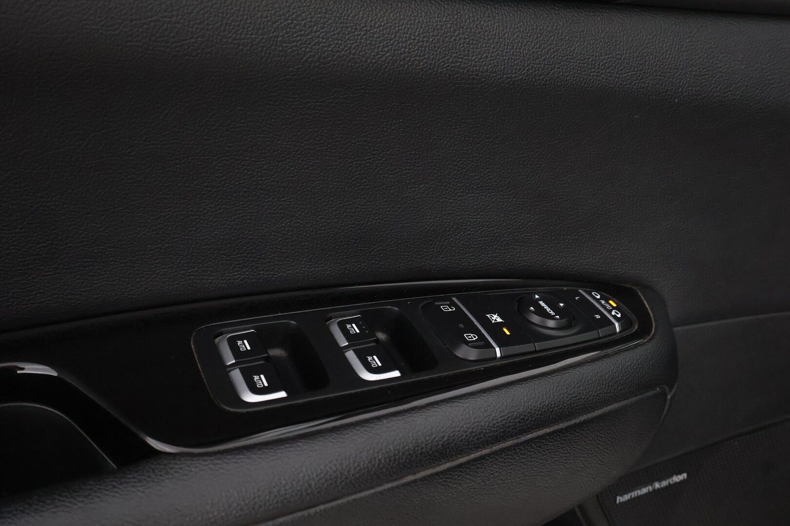 KIA OPTIMA 2018 2.0 GDI PHEV Business Luxury SW A/T - Webasto / Adapt.Vakkari / Panorama / Harman&Kardon / 360-Kamera / Ilmastoidut Nahat / Vetokoukku / Adapt.LED / Supervarusteilla!