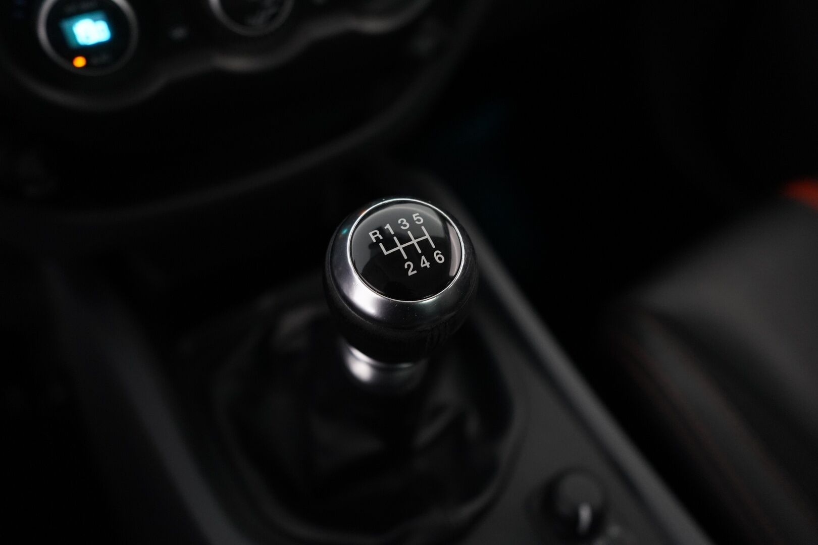 FORD RANGER 2014 3.2TDCi Wildtrak 200hv *Kamera / Koukku / Vakkari / Tutka / Bluetooth / Nav / Lavapeite* - 3500kg vetokyky / Huollettu 8.2025 / Kahdet renkaat + Vanteet