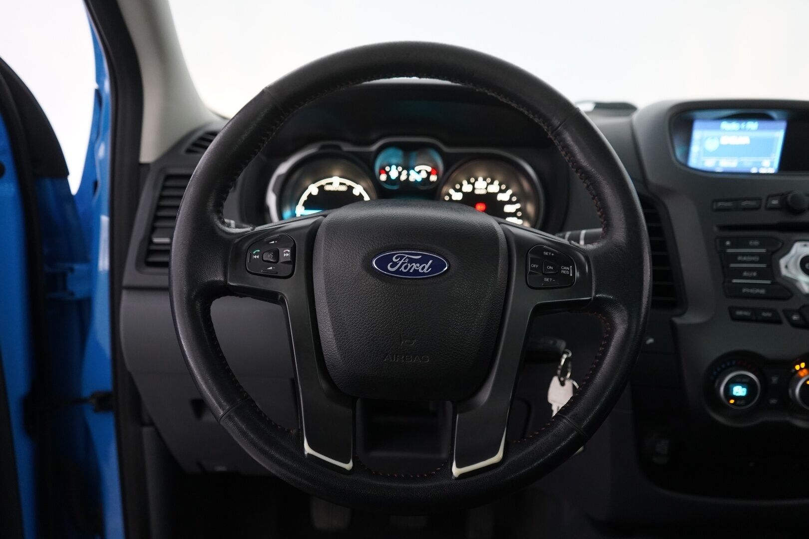 FORD RANGER 2014 3.2TDCi Wildtrak 200hv *Kamera / Koukku / Vakkari / Tutka / Bluetooth / Nav / Lavapeite* - 3500kg vetokyky / Huollettu 8.2025 / Kahdet renkaat + Vanteet