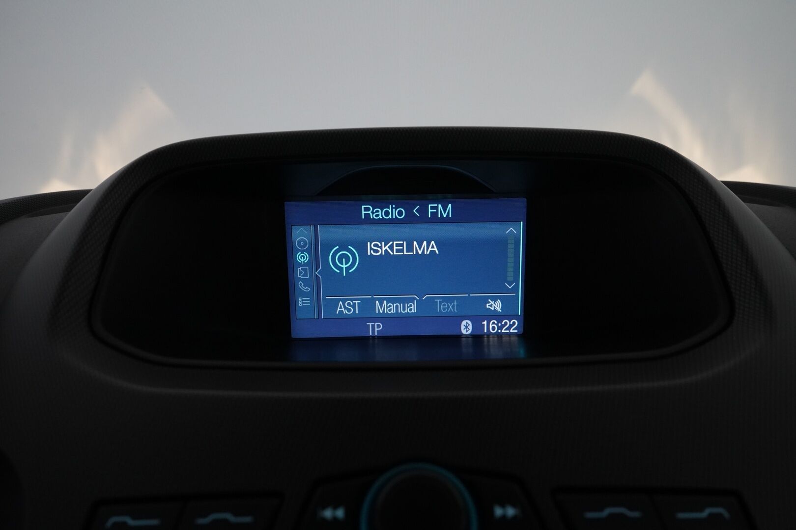 FORD RANGER 2014 3.2TDCi Wildtrak 200hv *Kamera / Koukku / Vakkari / Tutka / Bluetooth / Nav / Lavapeite* - 3500kg vetokyky / Huollettu 8.2025 / Kahdet renkaat + Vanteet