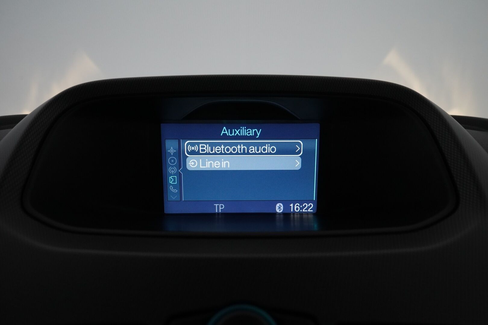 FORD RANGER 2014 3.2TDCi Wildtrak 200hv *Kamera / Koukku / Vakkari / Tutka / Bluetooth / Nav / Lavapeite* - 3500kg vetokyky / Huollettu 8.2025 / Kahdet renkaat + Vanteet