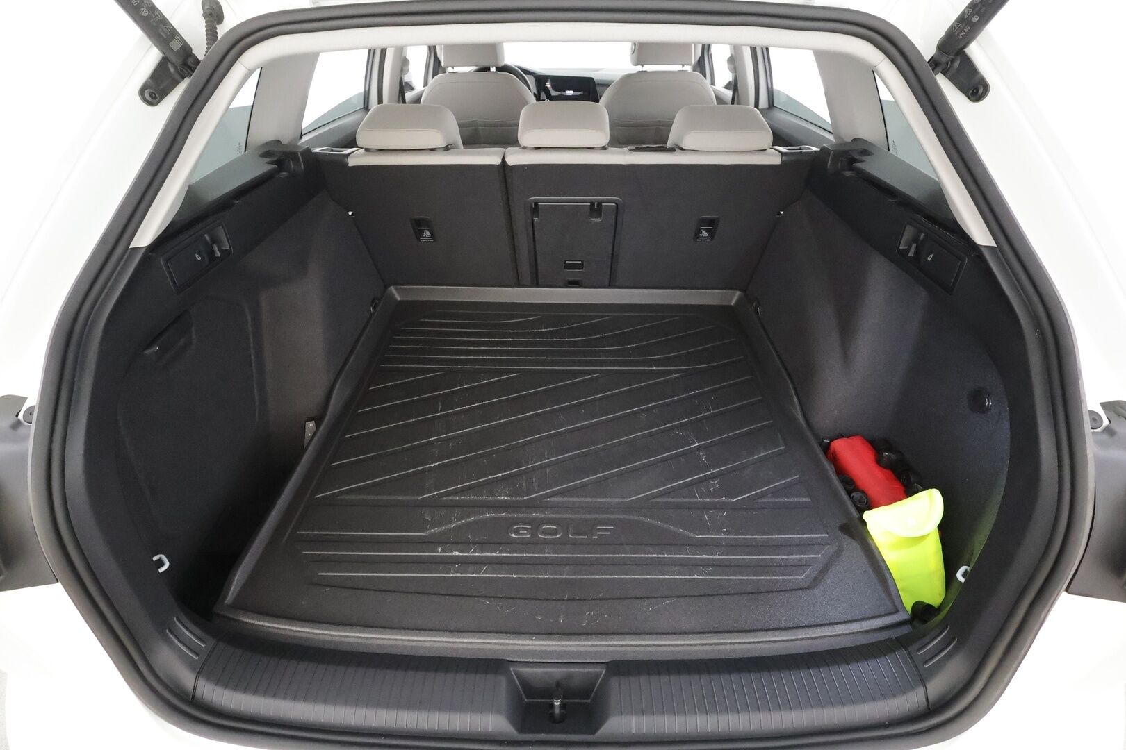 Volkswagen Golf 2022 Variant 1,5 eTSI 110 kW (MHEV) DSG - ACC | Webasto | Peruutuskamera | Kaistavahti | Keyless | 1.Om Suomi-auto | Kahdet OEM vanteet | Viimeisin huolto 90tkm
