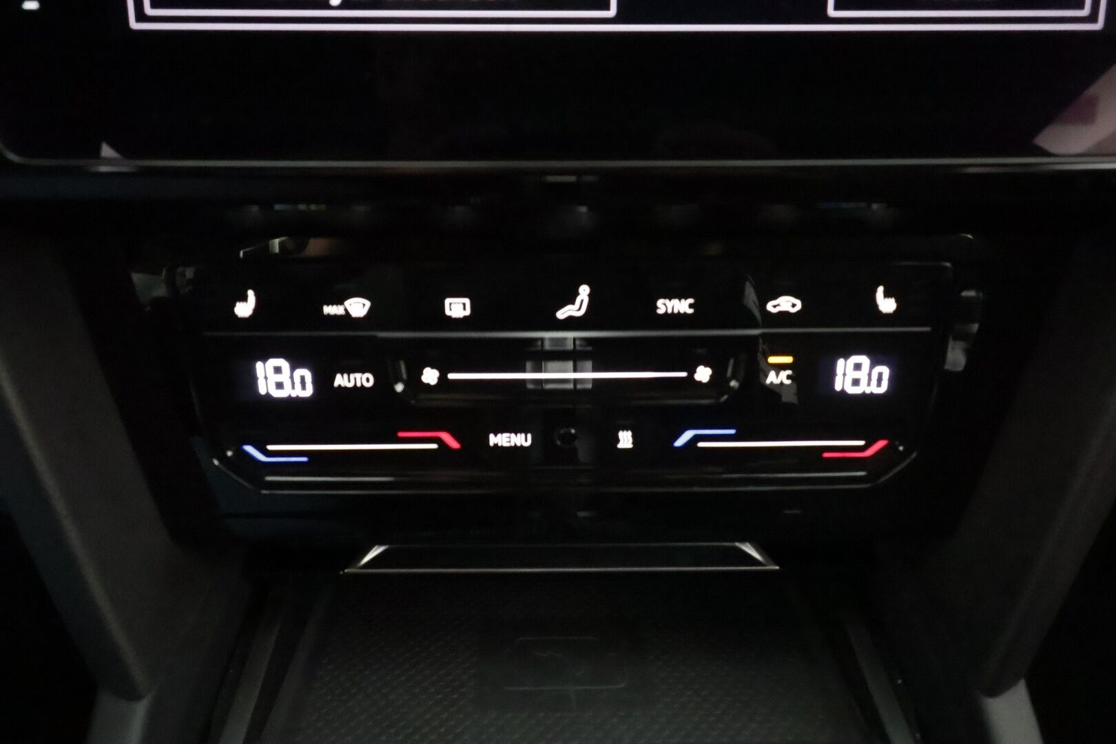 Volkswagen Arteon 2023 Shooting Brake R-Line eHybrid 160 kW DSG-automaatti * Webasto / Adapt.Vakkari / Nahka-Alcantara / Vetokoukku / KeyLess / Navi - iQ Matrix LED / 1OM Suomiauto / ALV - HULLUT AVAJAISHULINAT KORKOTARJOUS 3,29 %