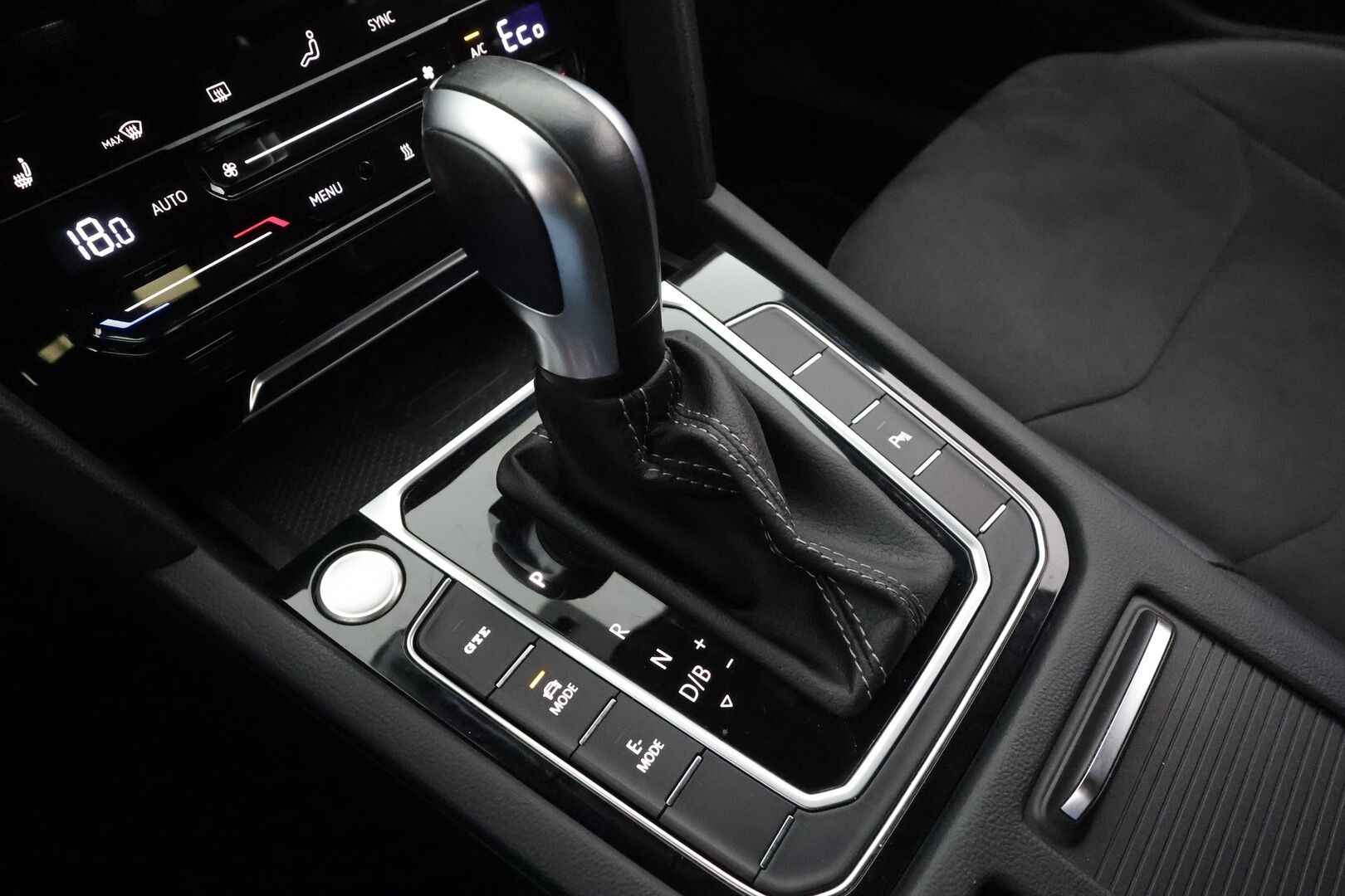 Volkswagen Arteon 2023 Shooting Brake R-Line eHybrid 160 kW DSG * ACC / Webasto / LED / Koukku / Navi / keyless * - Koti & kauppalaturi / 1.Om suomi-auto