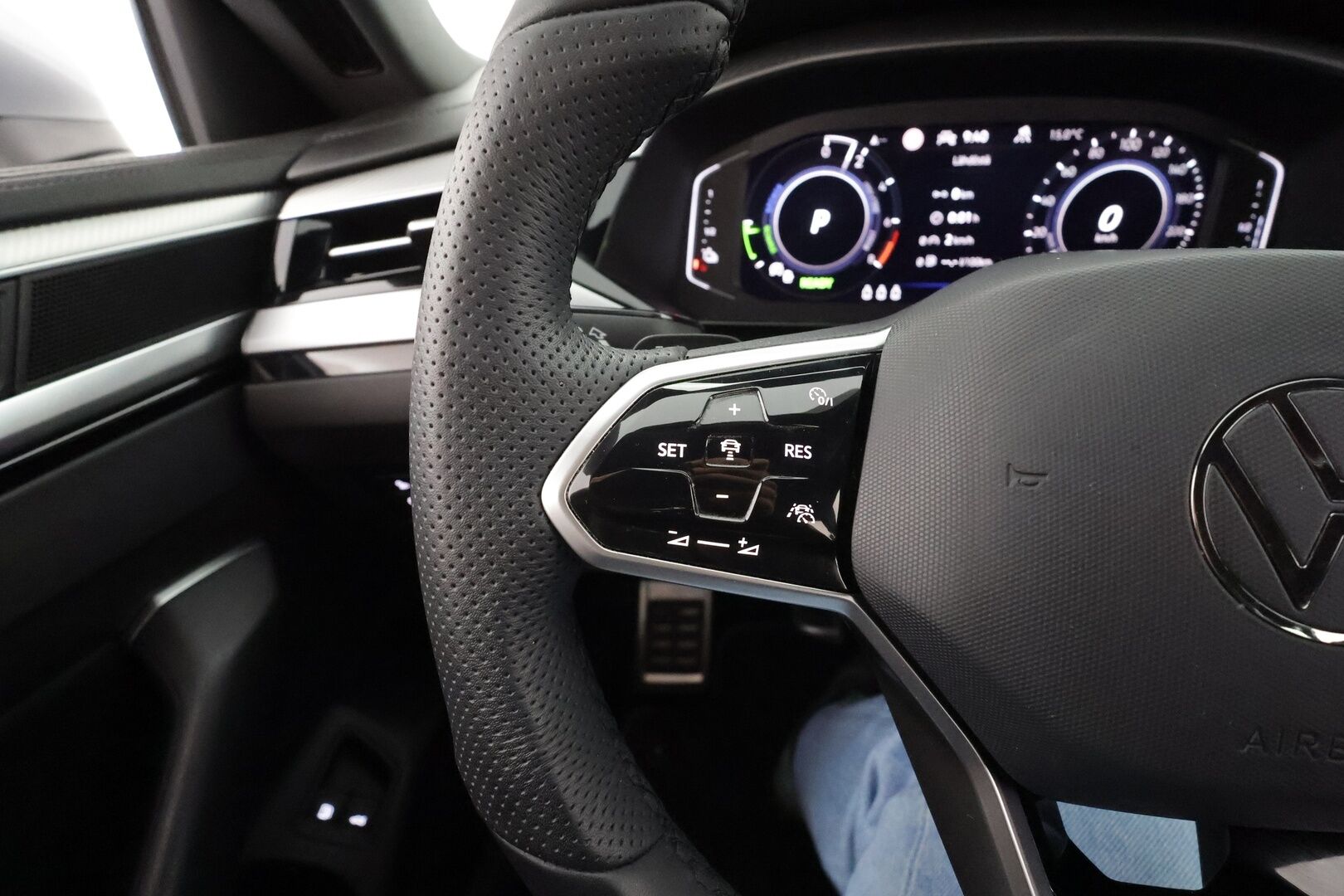 Volkswagen Arteon 2023 Shooting Brake R-Line eHybrid 160 kW DSG * ACC / Webasto / LED / Koukku / Navi / keyless * - Koti & kauppalaturi / 1.Om suomi-auto