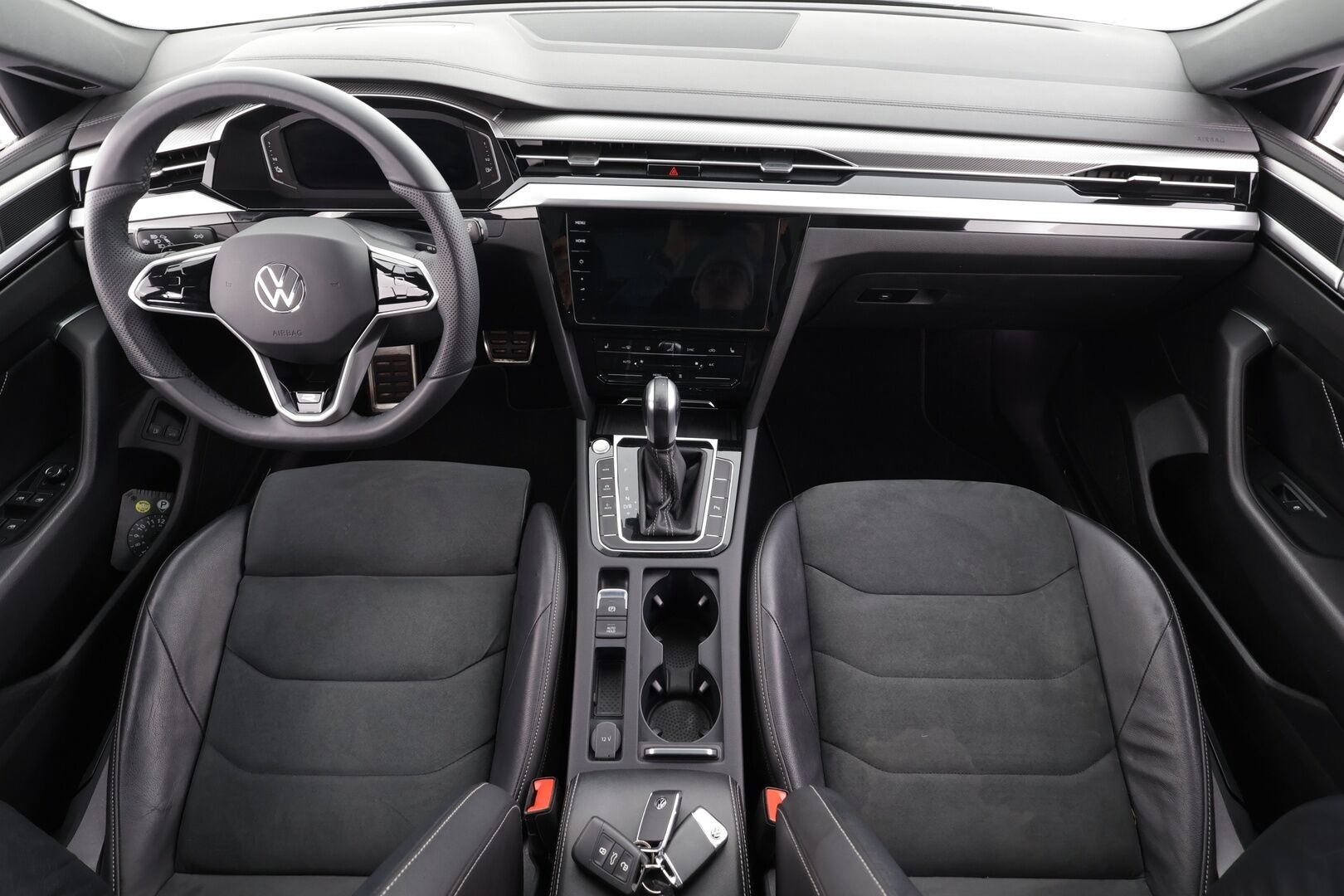 Volkswagen Arteon 2022 Shooting Brake R-Line eHybrid 160 kW DSG * Panorama / Webasto / Koukku / ACC / Adapt.LED / P.Kamera / Navi / HUD * - 1-om Suomi-auto / Akku kuntotarkastettu! / 2x Latauskaapelit / Kahdet renkaat / Merkkihuollot - HULLU BLACKWEEK KORKOTARJOUS 2,49%