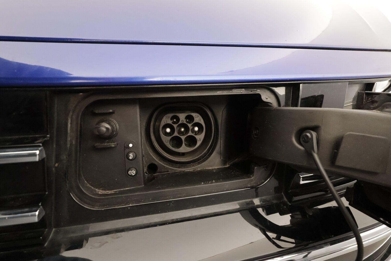 Volkswagen Arteon 2022 Shooting Brake R-Line eHybrid 160 kW DSG * Panorama / Webasto / Koukku / ACC / Adapt.LED / P.Kamera / Navi / HUD * - 1-om Suomi-auto / Akku kuntotarkastettu! / 2x Latauskaapelit / Kahdet renkaat / Merkkihuollot - HULLU BLACKWEEK KORKOTARJOUS 2,49%