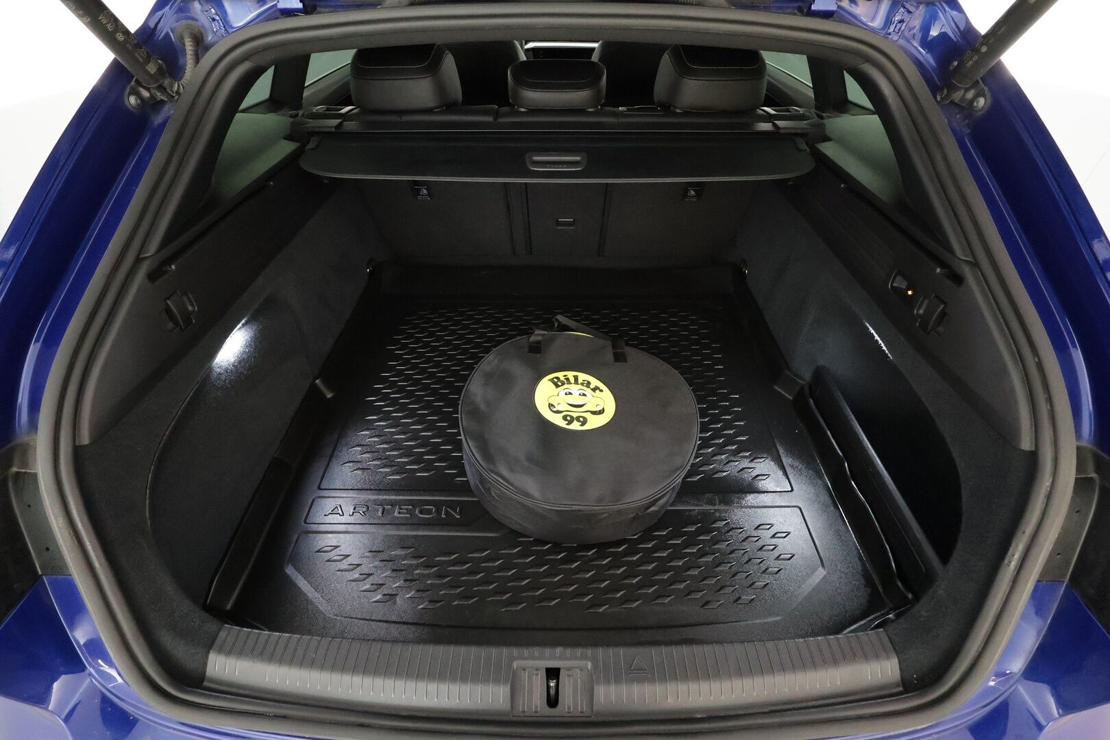 Volkswagen Arteon 2022 Shooting Brake R-Line eHybrid 160 kW DSG * Panorama / Webasto / Koukku / ACC / Adapt.LED / P.Kamera / Navi / HUD * - 1-om Suomi-auto / Akku kuntotarkastettu! / 2x Latauskaapelit / Kahdet renkaat / Merkkihuollot - HULLU BLACKWEEK KORKOTARJOUS 2,49%