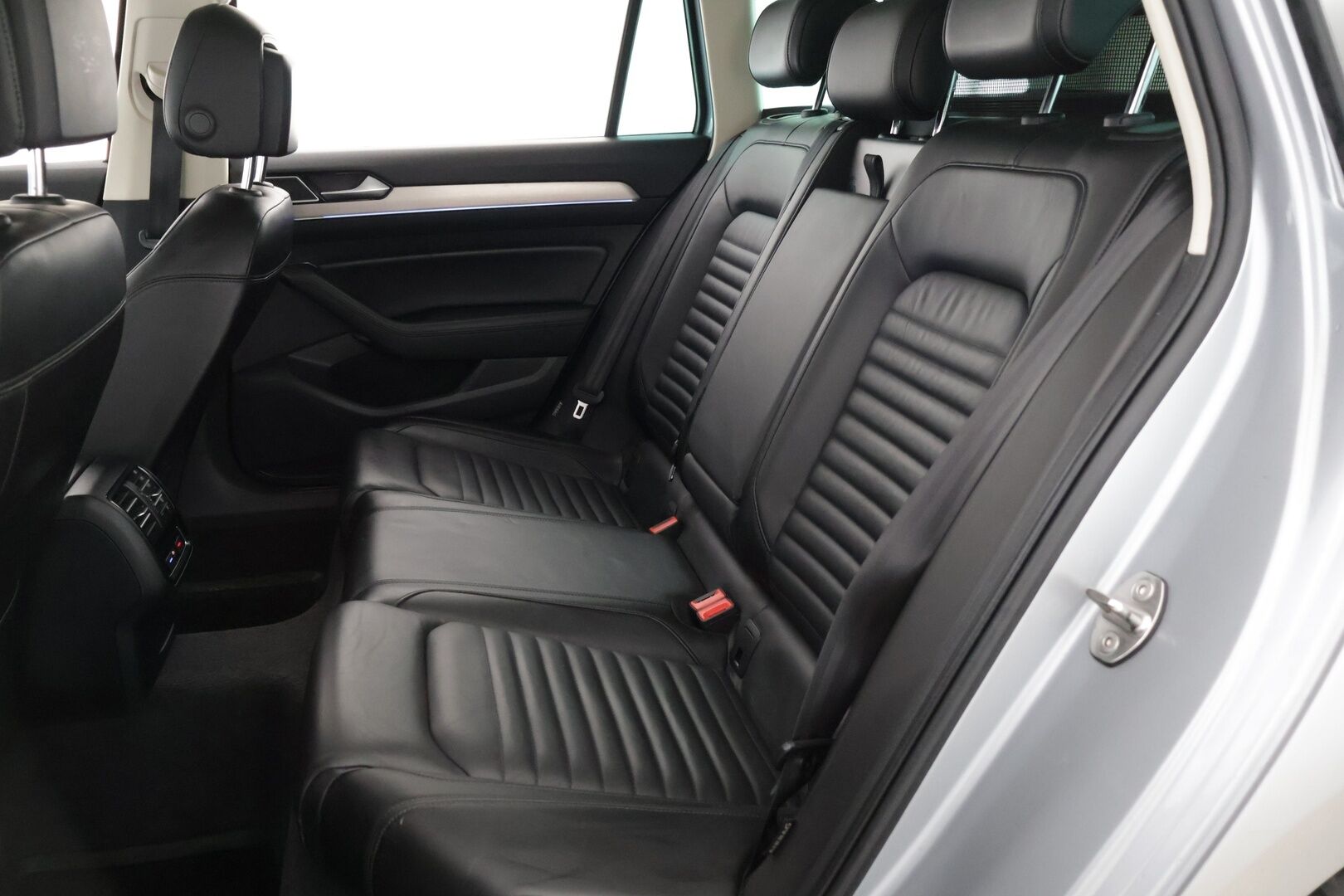 Volkswagen Passat 2018 Variant GTE Plug-In Hybrid 160 kW (218 hv) DSG-automaatti * ACC / BLIS / Matrix LED / 360 kamera / Webasto * - * Lane Assist / Navi / CarPlay / Keyless / Muistipenkki / Vetokoukku *