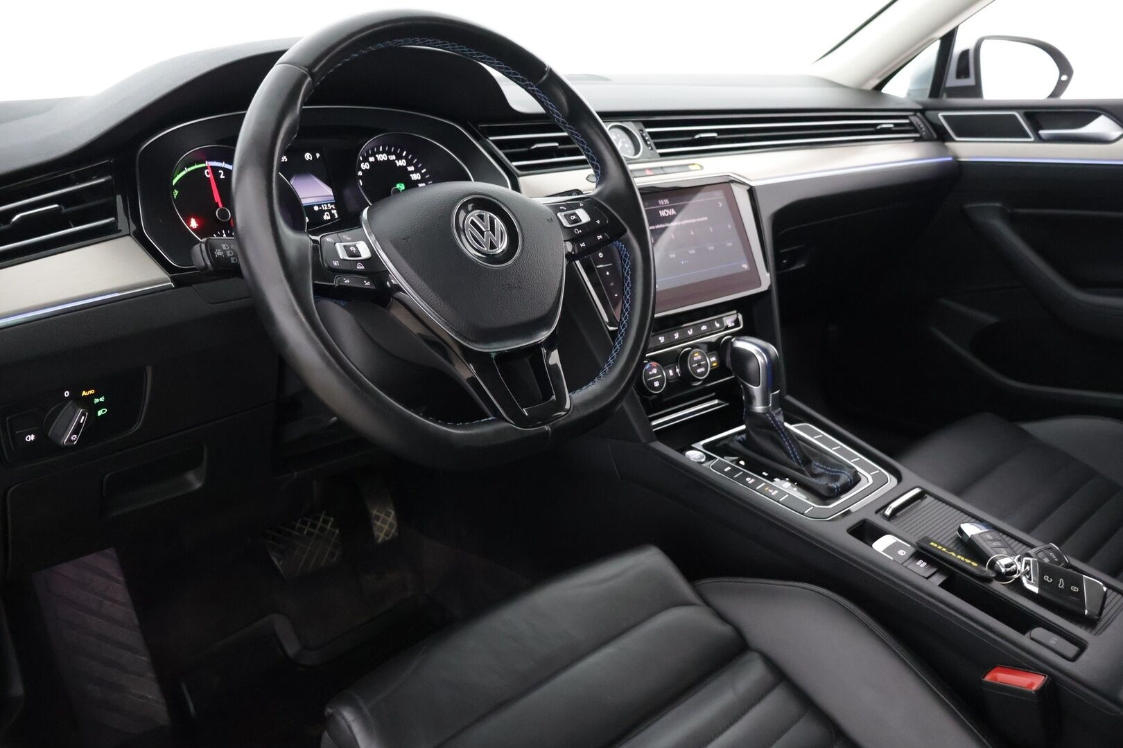 Volkswagen Passat 2018 Variant GTE Plug-In Hybrid 160 kW (218 hv) DSG-automaatti - | Lane Assist | Navi | ACC | Keyless | Muistipenkki | Vetokoukku | Blis | 360 kamera | Webasto | ErgoComfort | Matrix LED |