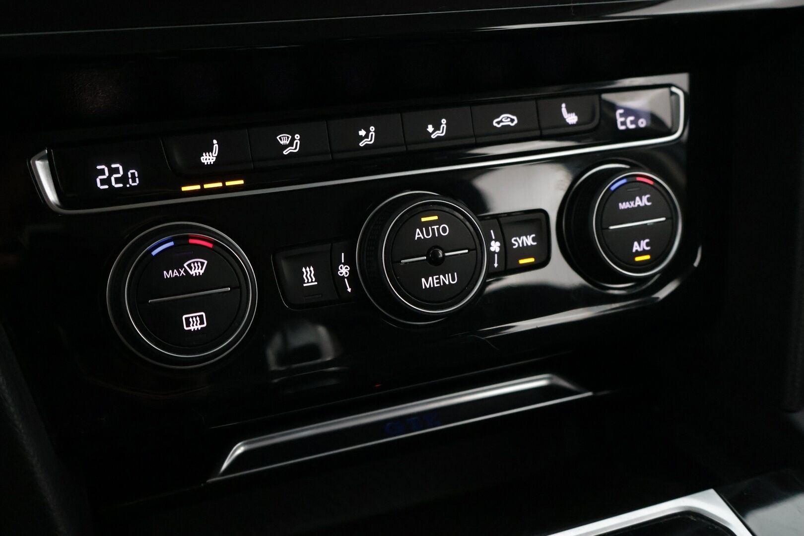 Volkswagen Passat 2018 Variant GTE Plug-In Hybrid 160 kW (218 hv) DSG-automaatti - | Lane Assist | Navi | ACC | Keyless | Muistipenkki | Vetokoukku | Blis | 360 kamera | Webasto | ErgoComfort | Matrix LED |