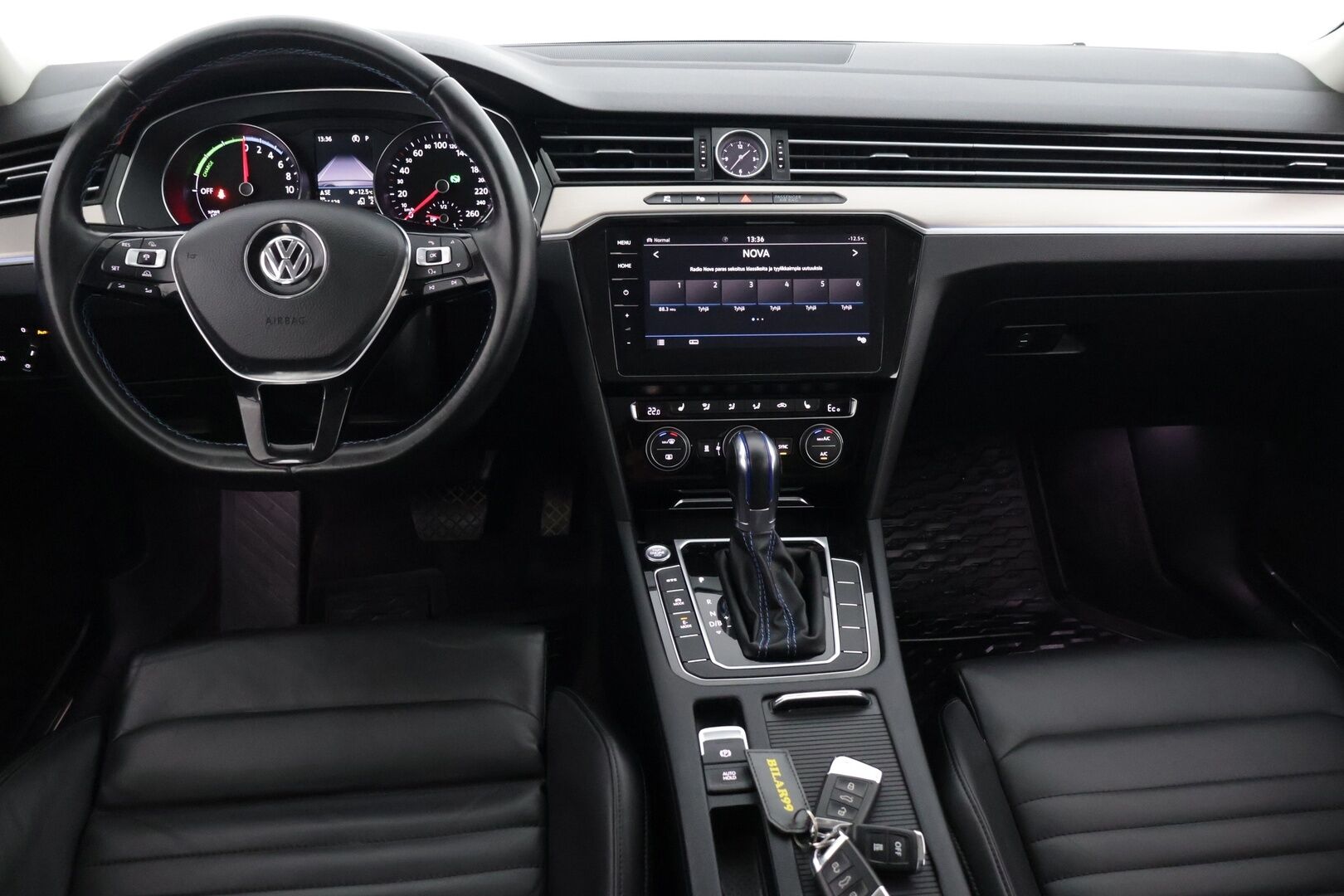 Volkswagen Passat 2018 Variant GTE Plug-In Hybrid 160 kW (218 hv) DSG-automaatti * ACC / BLIS / Matrix LED / 360 kamera / Webasto * - * Lane Assist / Navi / CarPlay / Keyless / Muistipenkki / Vetokoukku *