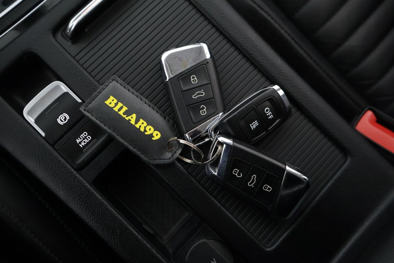 Volkswagen Passat 2018 Variant GTE Plug-In Hybrid 160 kW (218 hv) DSG-automaatti * ACC / BLIS / Matrix LED / 360 kamera / Webasto * - * Lane Assist / Navi / CarPlay / Keyless / Muistipenkki / Vetokoukku *