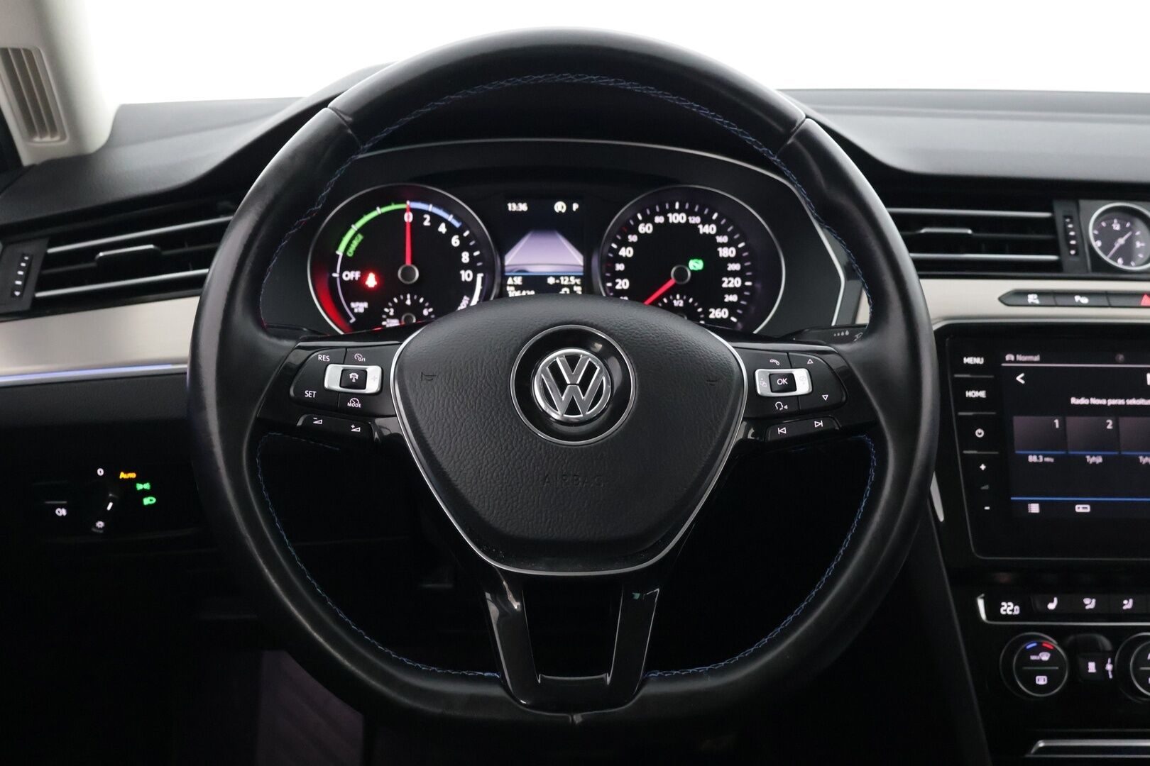 Volkswagen Passat 2018 Variant GTE Plug-In Hybrid 160 kW (218 hv) DSG-automaatti * ACC / BLIS / Matrix LED / 360 kamera / Webasto * - * Lane Assist / Navi / CarPlay / Keyless / Muistipenkki / Vetokoukku *