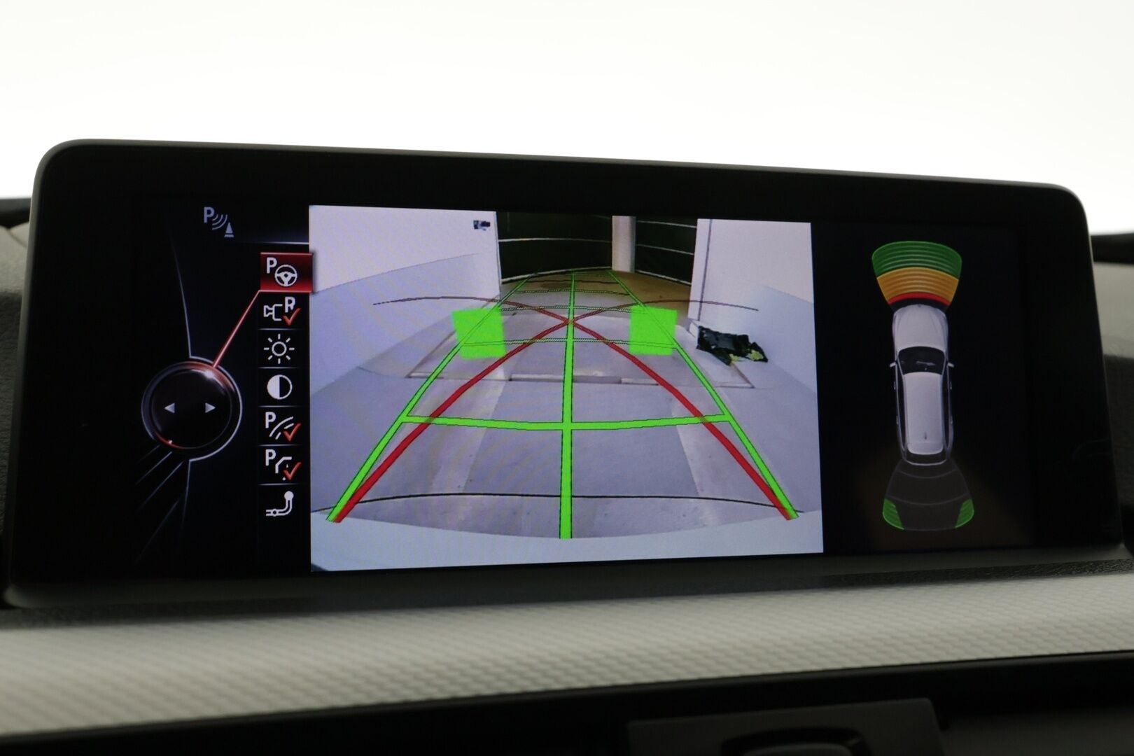 BMW 330 2013 F31 Touring 330d xDrive M-Sport *Panoraama / Muistipenkit / H&K / Adapti vakkari /  360° kamera* - Huippuvarusteltu 330d Xdrive seuraavalle omistajalle