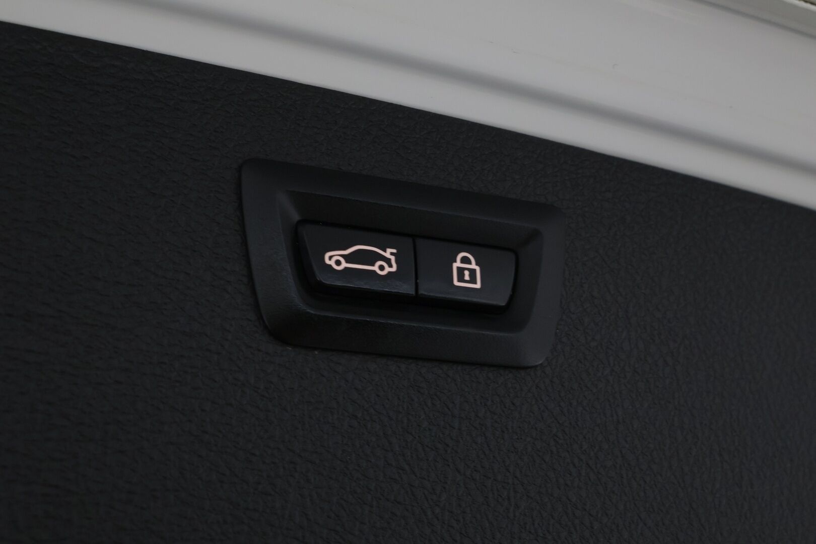 BMW 330 2013 F31 Touring 330d xDrive M-Sport *Panoraama / Muistipenkit / H&K / Adapti vakkari /  360° kamera* - Huippuvarusteltu 330d Xdrive seuraavalle omistajalle