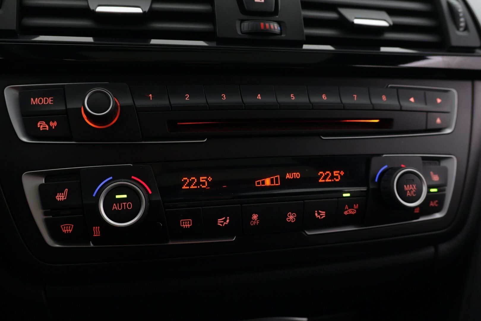 BMW 330 2013 F31 Touring 330d xDrive M-Sport *Panoraama / Muistipenkit / H&K / Adapti vakkari /  360° kamera* - Huippuvarusteltu 330d Xdrive seuraavalle omistajalle