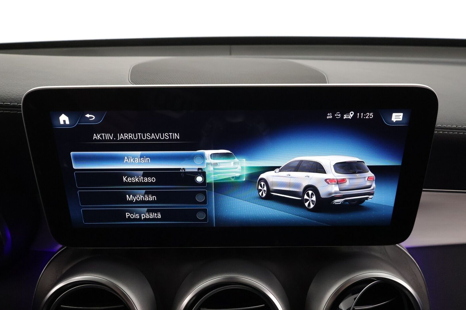 Mercedes-Benz GLC 2022 300 e 4MATIC A Business * Distronic / LED / 360 / Sportpenkit / Katveavustin / Navi * - Suomi-auto / 2x Latauskaapelit / Kahdet renkaat aluvanteilla