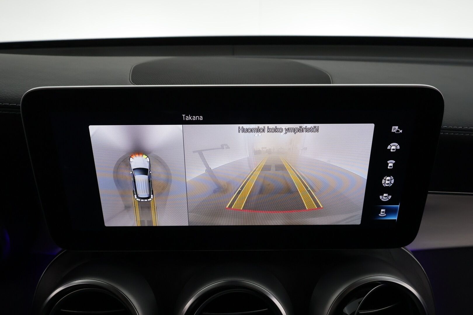 Mercedes-Benz GLC 2022 300 e 4MATIC A Business * Distronic / LED / 360 / Sportpenkit / Katveavustin / Navi * - Suomi-auto / 2x Latauskaapelit / Kahdet renkaat aluvanteilla