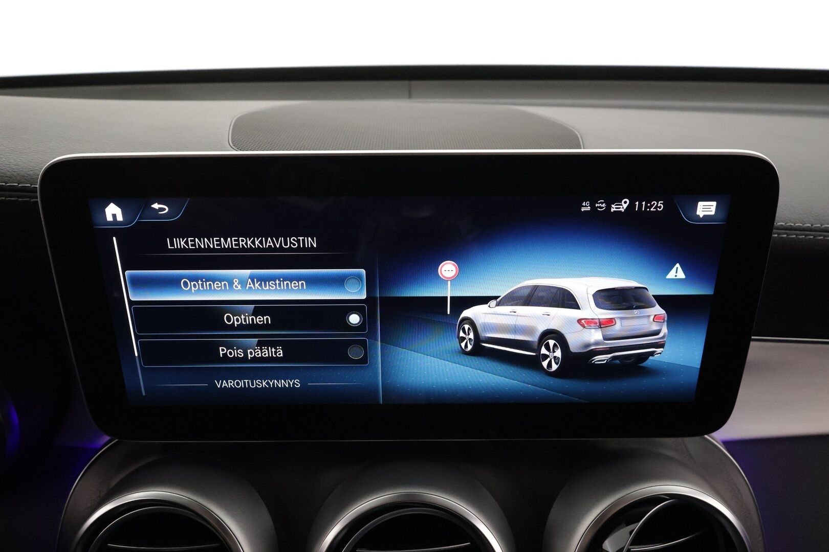 Mercedes-Benz GLC 2022 300 e 4MATIC A Business * Distronic / LED / 360 / Sportpenkit / Katveavustin / Navi * - Suomi-auto / 2x Latauskaapelit / Kahdet renkaat aluvanteilla