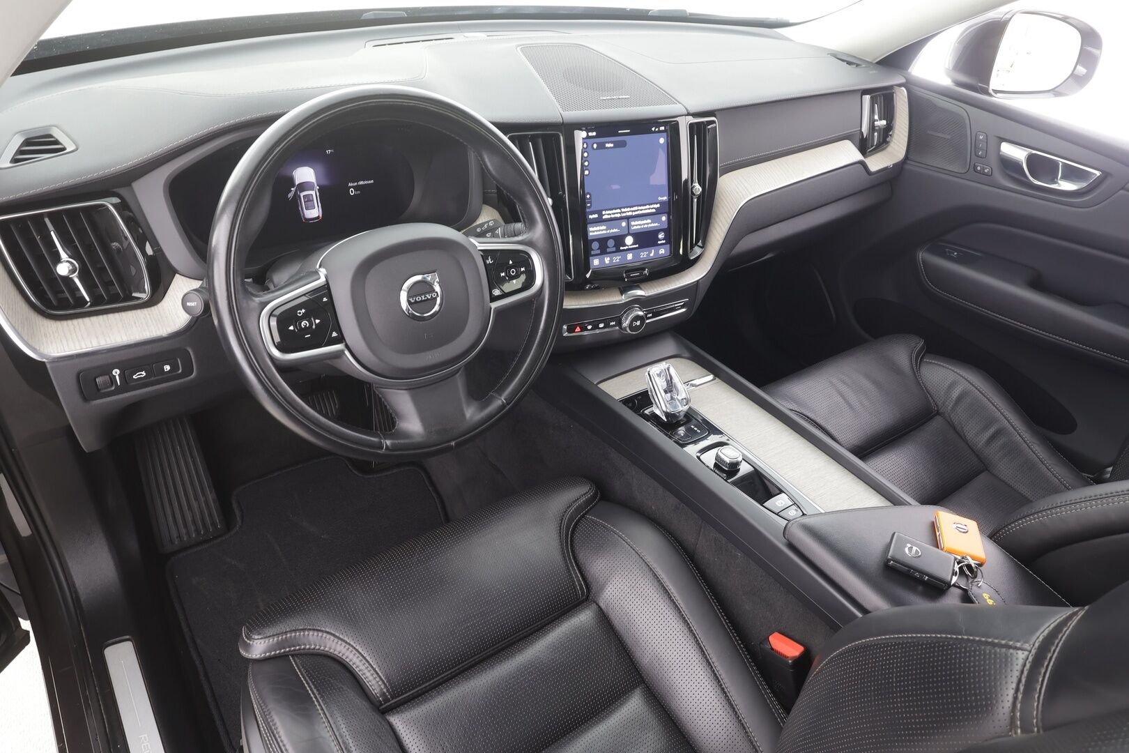 Volvo XC60 2022 T6 AWD Long Range Inscription Edition aut - | ACC | Ilm. muistinahat hieronnalla | Webasto | Koukku | Harman/Kardon | Panorama | Pilot Assist | P.kamera | Full-LED Active | Merkkihuollot | 1-om suomiauto |