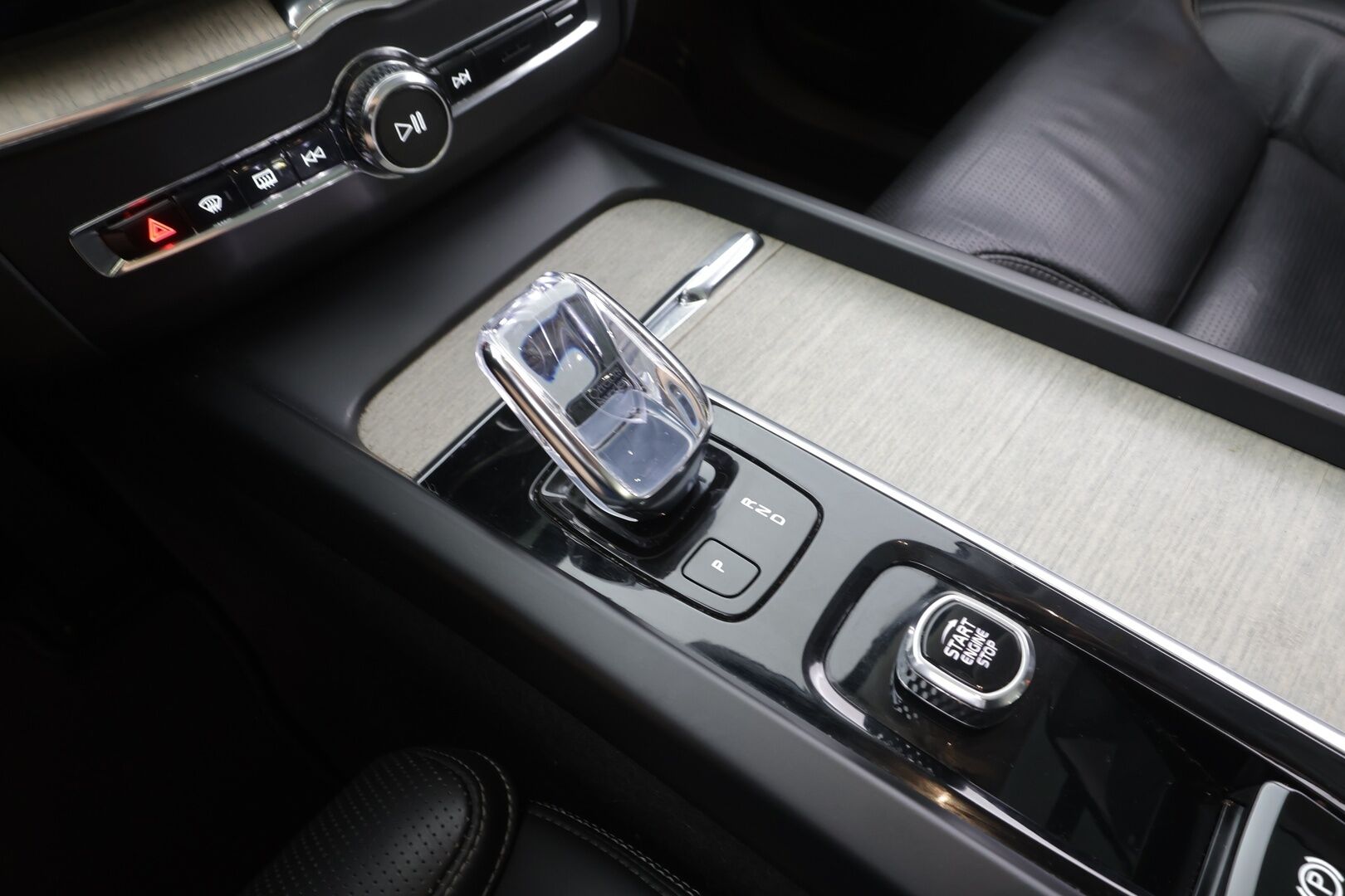 Volvo XC60 2022 T6 AWD Long Range Inscription Edition aut - | ACC | Ilm. muistinahat hieronnalla | Webasto | Koukku | Harman/Kardon | Panorama | Pilot Assist | P.kamera | Full-LED Active | Merkkihuollot | 1-om suomiauto |