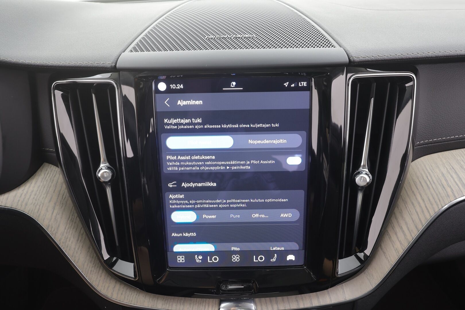 Volvo XC60 2022 T6 AWD Long Range Inscription Edition aut - | ACC | Ilm. muistinahat hieronnalla | Webasto | Koukku | Harman/Kardon | Panorama | Pilot Assist | P.kamera | Full-LED Active | Merkkihuollot | 1-om suomiauto |