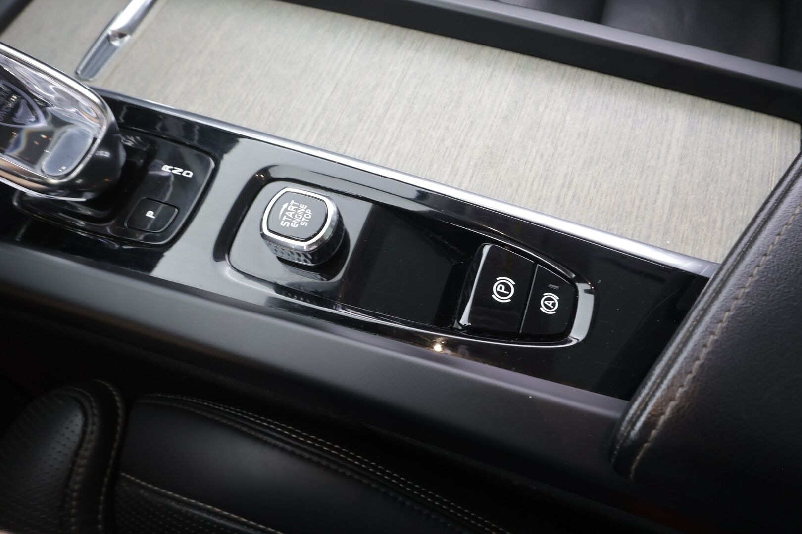 Volvo XC60 2022 T6 AWD Long Range Inscription Edition aut - | ACC | Ilm. muistinahat hieronnalla | Webasto | Koukku | Harman/Kardon | Panorama | Pilot Assist | P.kamera | Full-LED Active | Merkkihuollot | 1-om suomiauto |