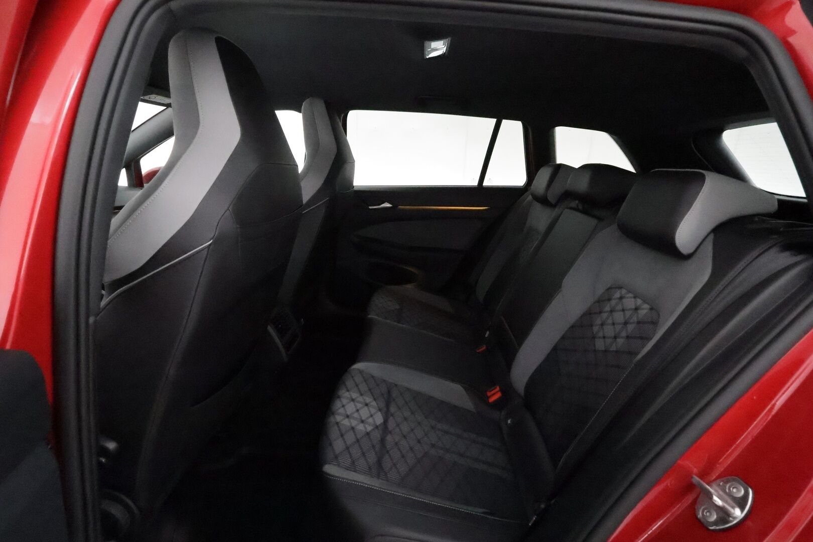 Volkswagen Golf 2022 Variant R-Line 1,5 eTSI 96 kW (MHEV) DSG *Webasto / ACC / Sporttipenkit / Keyless / Kamera / Apple&Android* - 1-om. Suomi-auto / Merkkihuollettu  / Kahdet Vanteet / Viimeisin huolto 81tkm