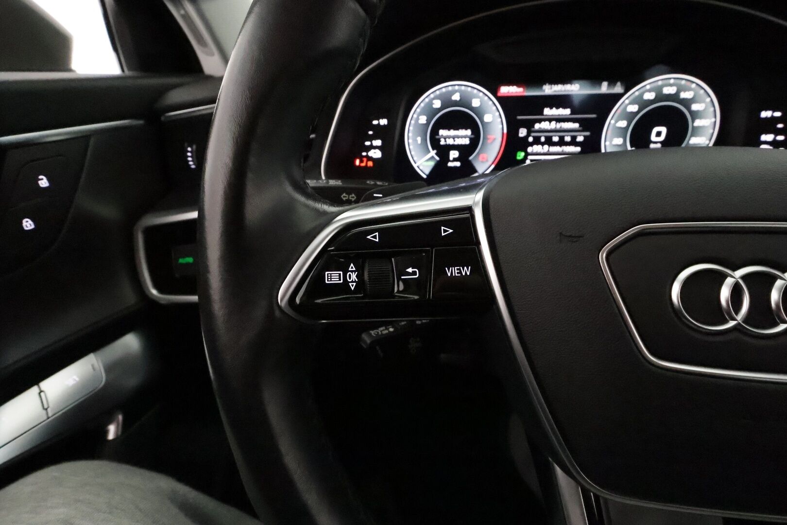 Audi A6 2022 Avant Business Sport 50 TFSI e quattro S-tronic *Matrix-LED / P.Kamera / Navi / Kaistavahti / Sportpenkki Muistilla* - Akku kuntotarkastettu / Suomi-auto / 2x Latauskaapelit / Kahdet Renkaat