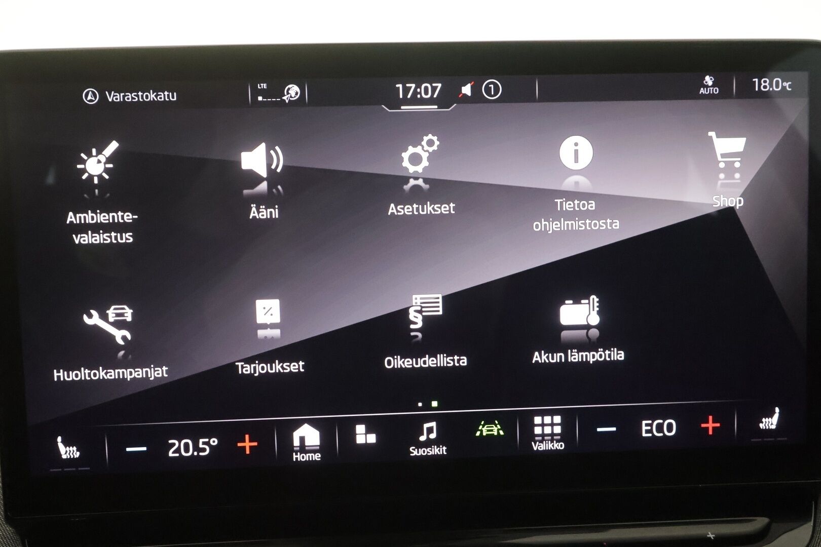 Skoda Enyaq 2022 80 iV - | ACC | ILP | P.Kamera | LED | Muistipenkki | Puolinahat | Keyless | Ratinlämmitys | Apple&Android | 1.Om Suomi-auto | Kahdet Renkaat | Merkkihuollettu |