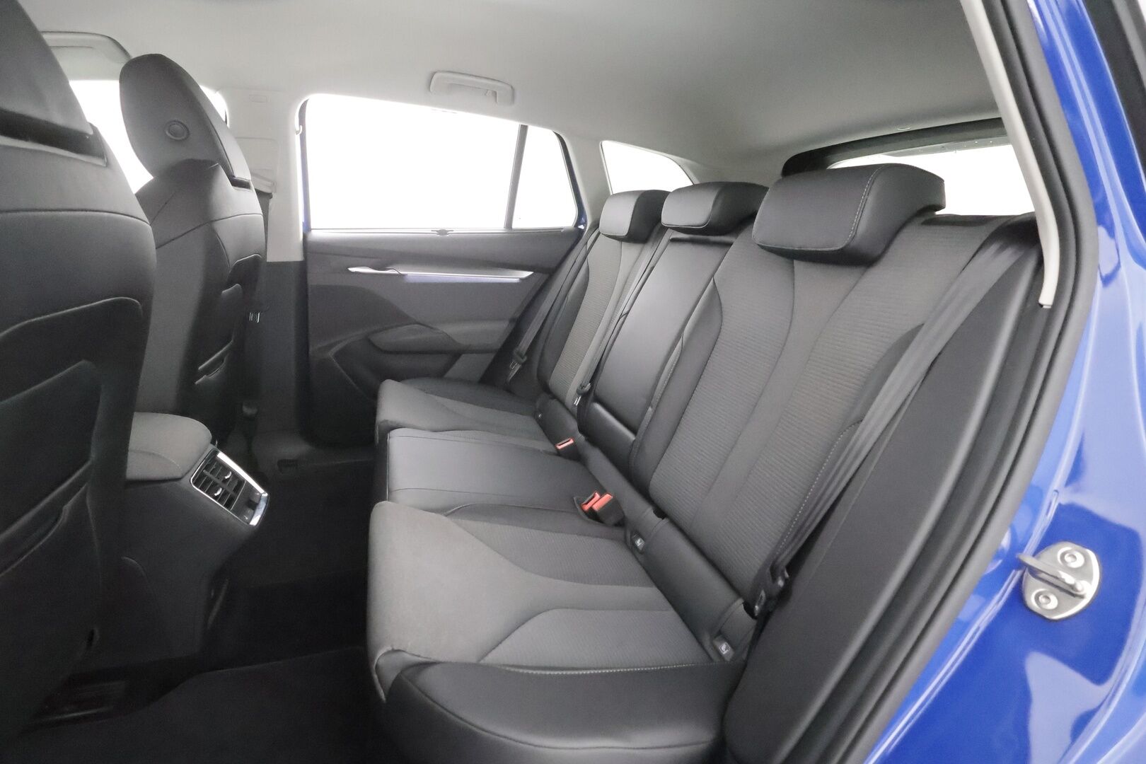 Skoda Enyaq 2022 80 iV - | ACC | ILP | P.Kamera | LED | Muistipenkki | Puolinahat | Keyless | Ratinlämmitys | Apple&Android | 1.Om Suomi-auto | Kahdet Renkaat | Merkkihuollettu |