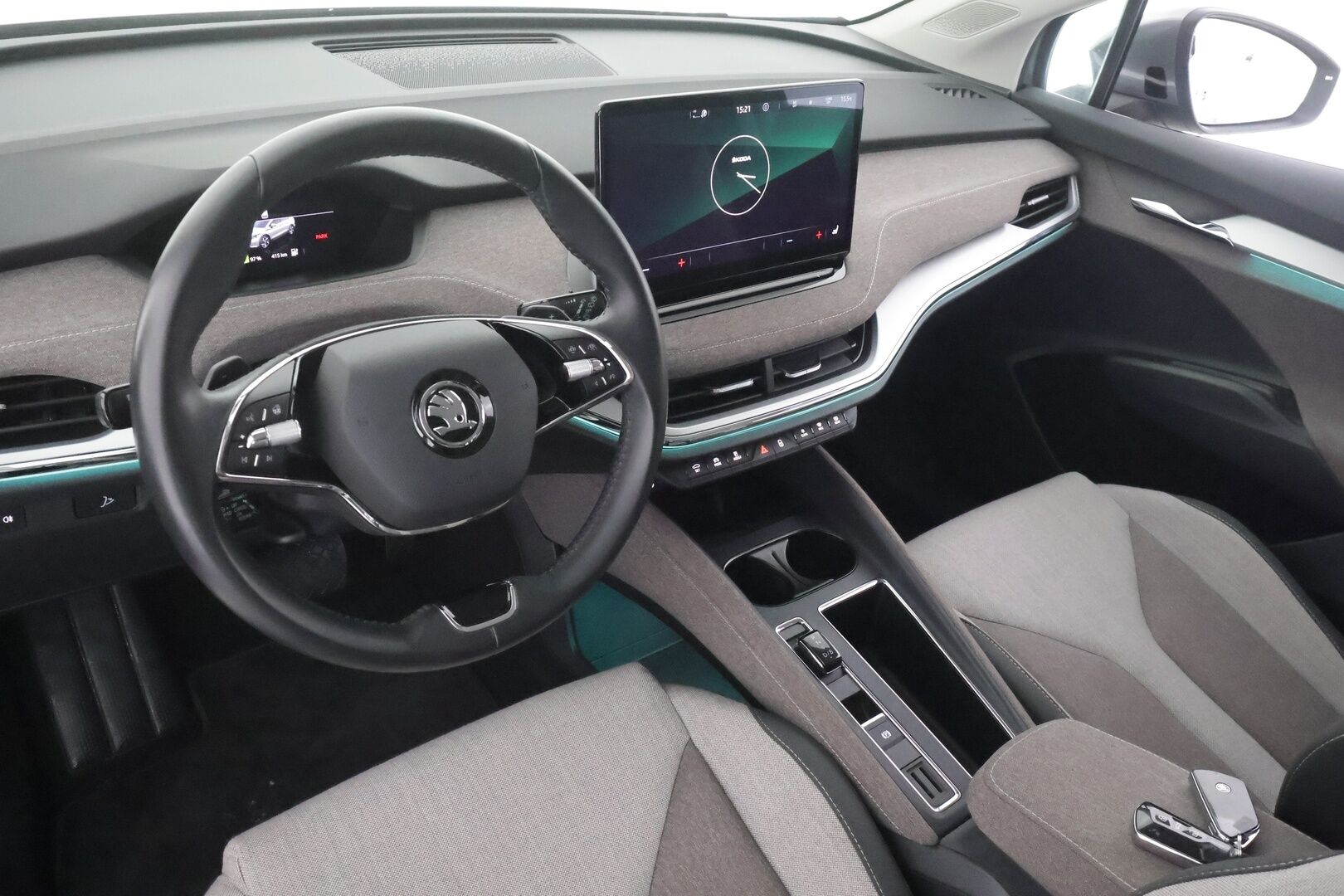 Skoda Enyaq 2022 80 iV - 1- om suomi- auto | ACC | ILP | Muistipenkki | Keyless | Kamera | Side Assist | Lane Assist | Sähk. takaluukku | Ambient | 2x renkaat aluin