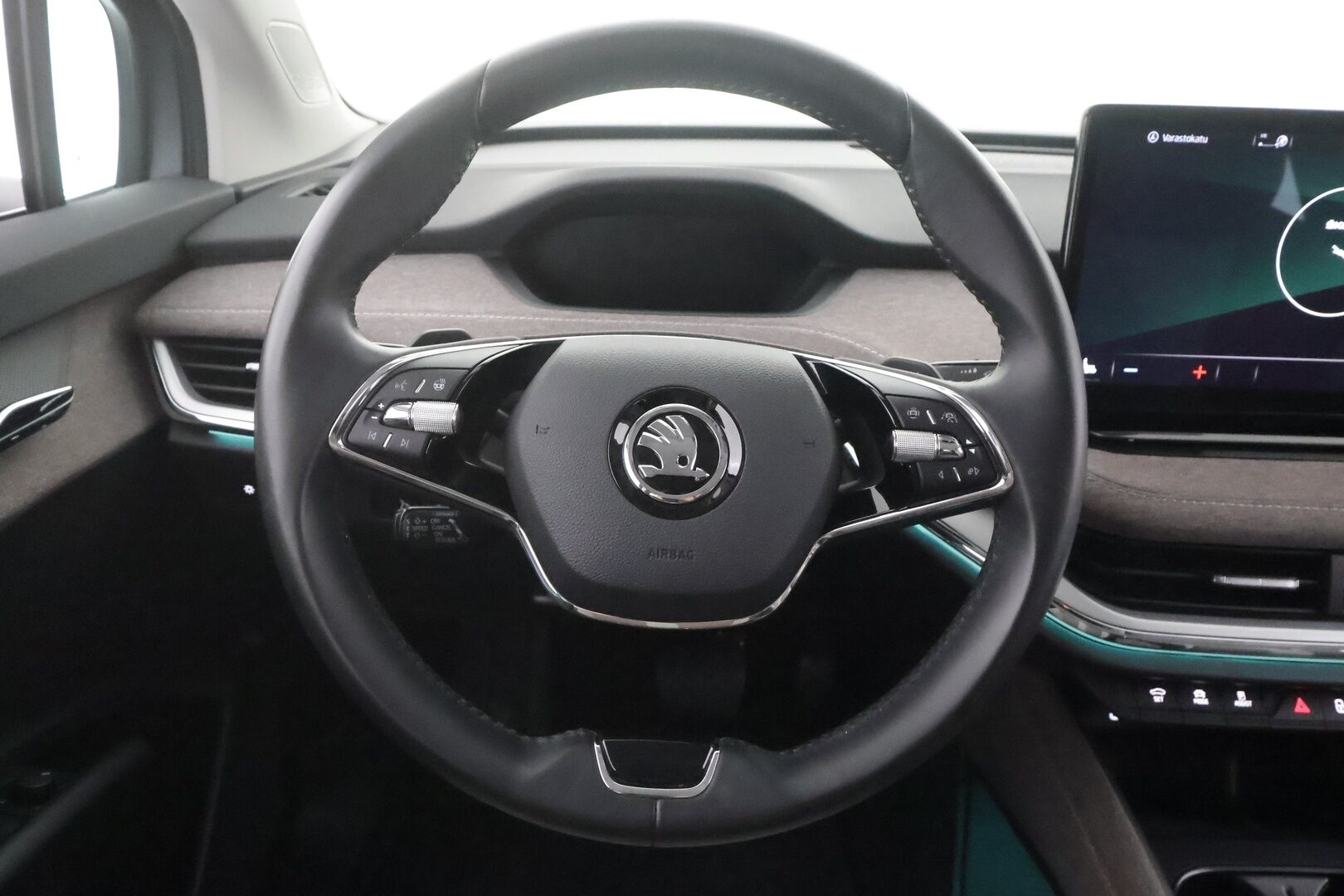 Skoda Enyaq 2022 80 iV - 1- om suomi- auto | ACC | ILP | Muistipenkki | Keyless | Kamera | Side Assist | Lane Assist | Sähk. takaluukku | Ambient | 2x renkaat aluin