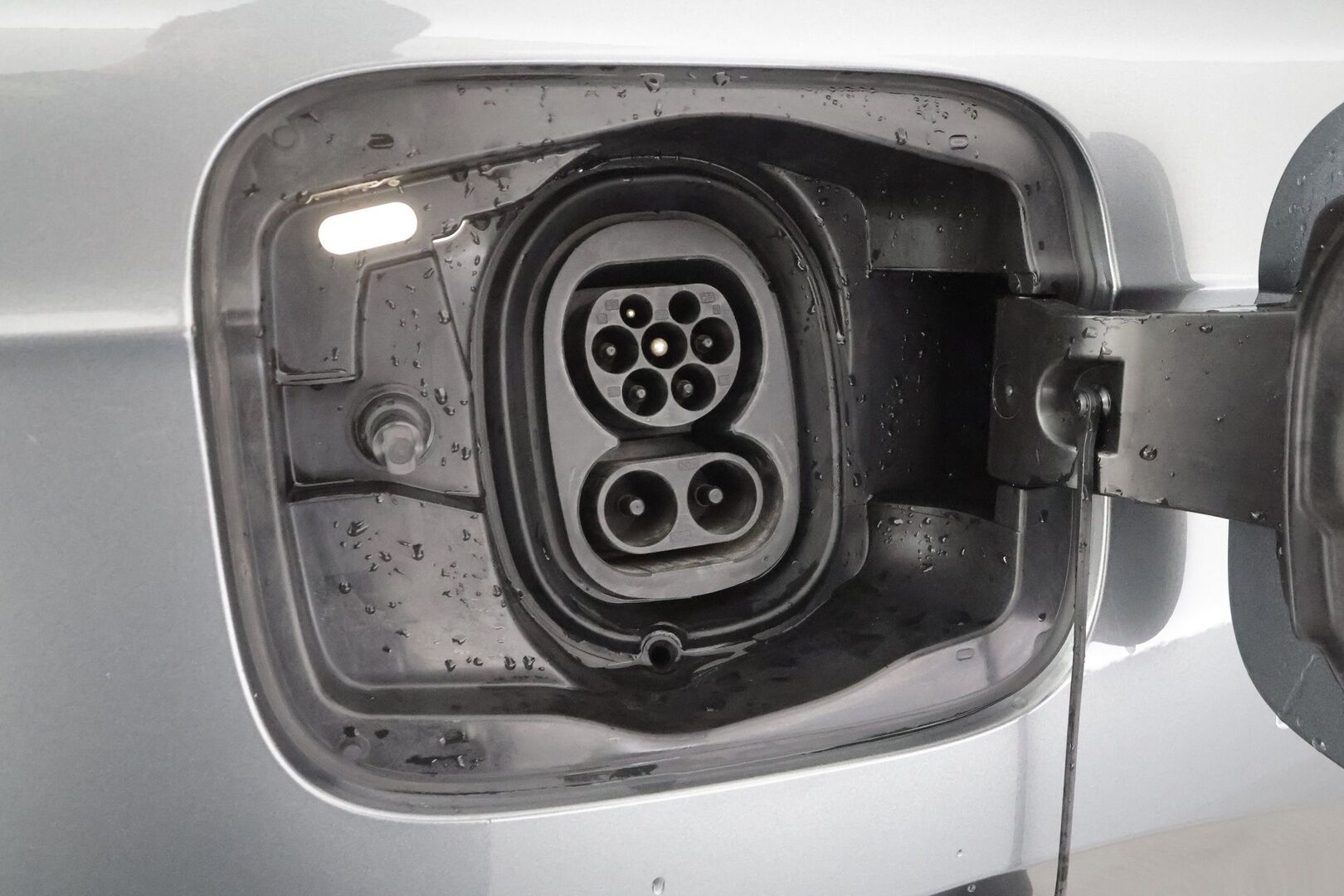 Skoda Enyaq 2022 80 iV - 1- om suomi- auto | ACC | ILP | Muistipenkki | Keyless | Kamera | Side Assist | Lane Assist | Sähk. takaluukku | Ambient | 2x renkaat aluin