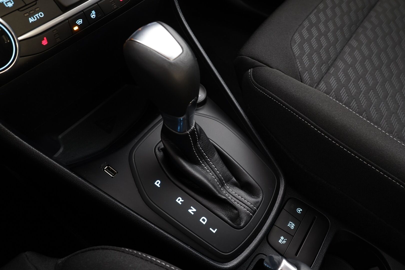 Ford Fiesta 2022 1.0 EcoBoost Hybrid (mHEV) 125hv A7 DCT Titanium * Vakkari / P.tutka / LED / Lohko / Ratinlämmitin * - Suomi-auto / Kahdet renkaat aluvanteilla / Merkkihuollettu - HULLUT JOULUT KORKOTARJOUS 2,49% 