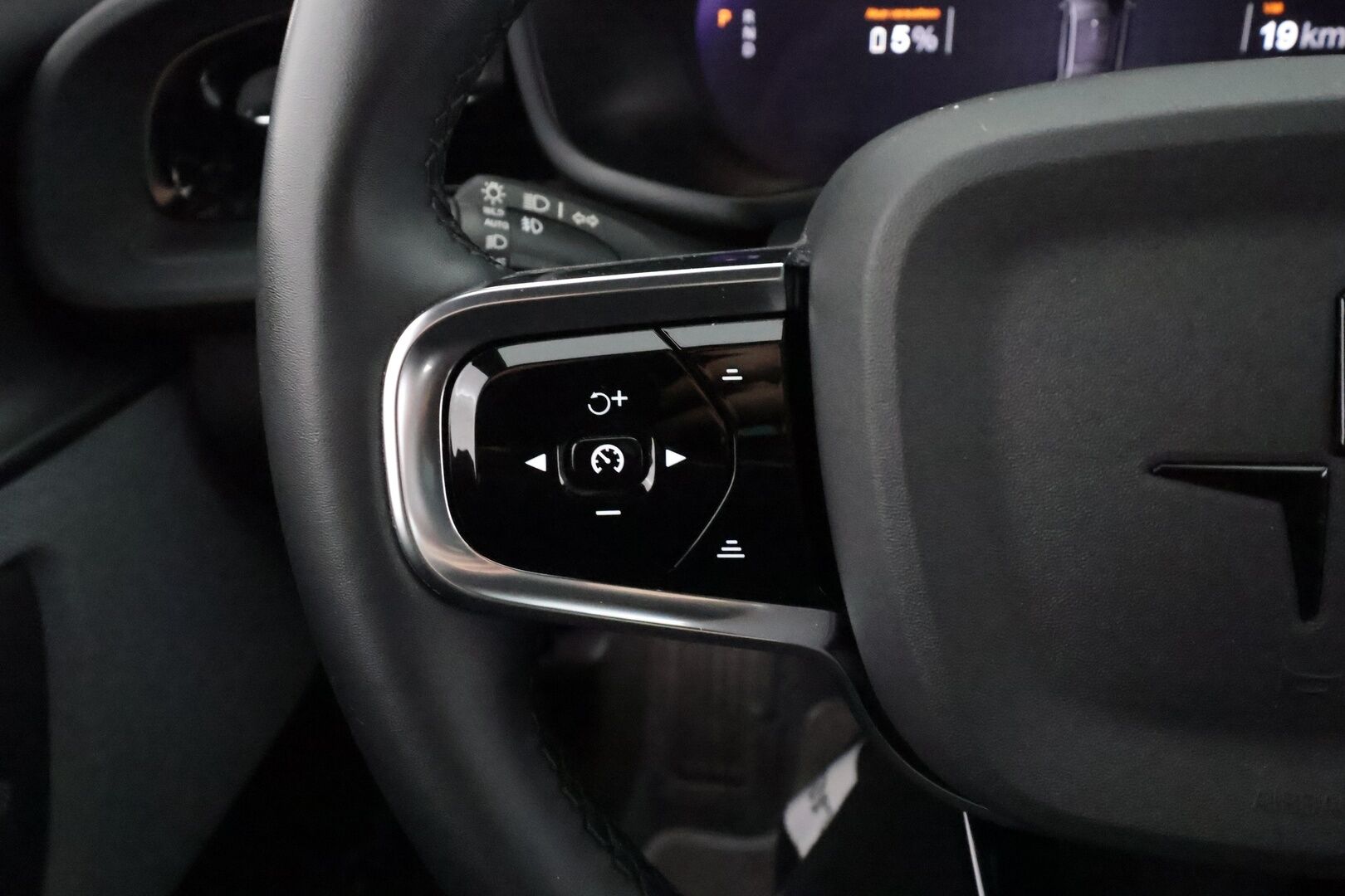 Polestar 2 2022 Long Range Dual Motor, 350kW, 78kWh - | ACC | ILP | Koukku | H/K | Lasikatto | Pixel-LED | 360-Kamera | Muistipenkki | Sporttipenkki | Suomi-auto | Kahdet Renkaat | Merkkihuollettu |