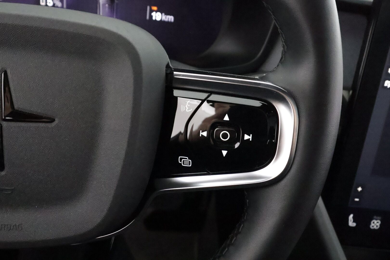 Polestar 2 2022 Long Range Dual Motor, 350kW, 78kWh - | ACC | ILP | Koukku | H/K | Lasikatto | Pixel-LED | 360-Kamera | Muistipenkki | Sporttipenkki | Suomi-auto | Kahdet Renkaat | Merkkihuollettu |