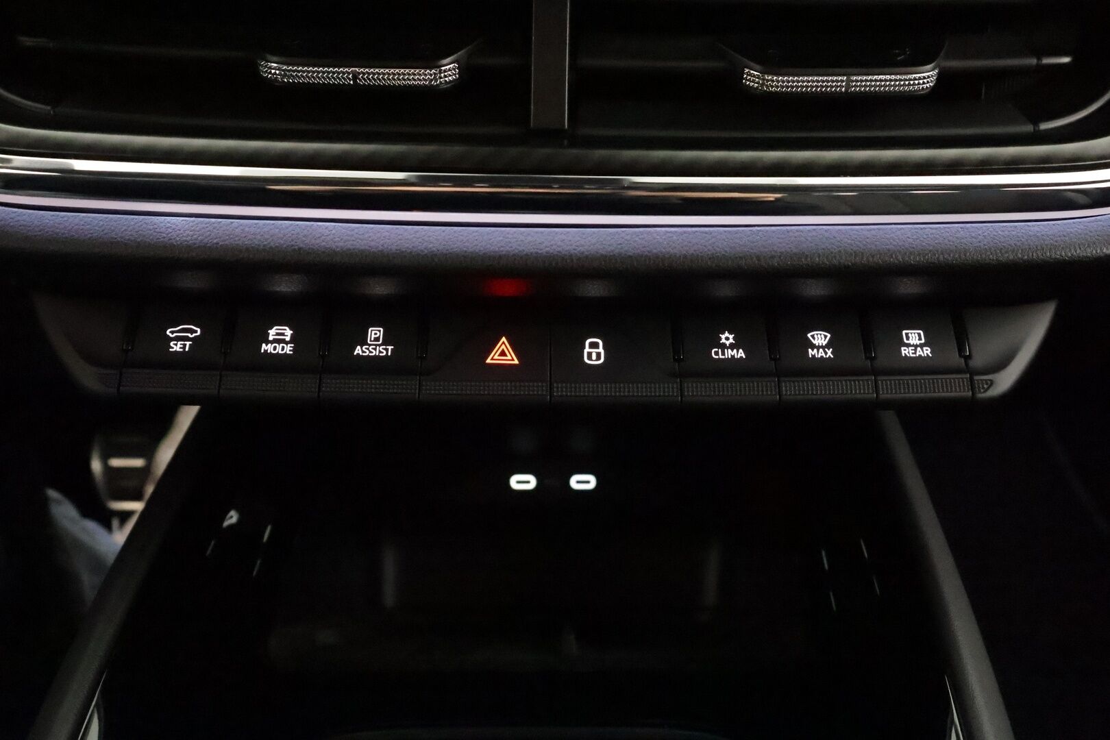 Skoda Enyaq 2022 80x 4x4 SportLine iV - | ACC | ILP | Koukku | P.Kamera | Skoda crystal light Matrix LED | Ratinlämmitys | Keyless | Apple&Android | Suomi-auto | Kahdet Renkaat | Merkkihuollettu |