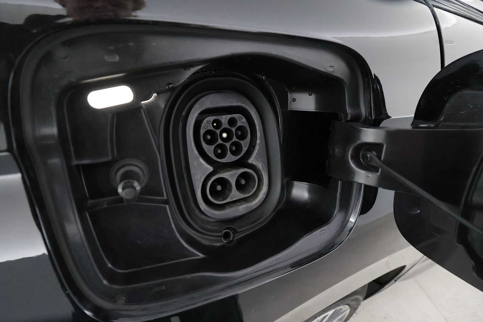 Skoda Enyaq 2022 80x 4x4 SportLine iV - | ACC | ILP | Koukku | P.Kamera | Skoda crystal light Matrix LED | Ratinlämmitys | Keyless | Apple&Android | Suomi-auto | Kahdet Renkaat | Merkkihuollettu |