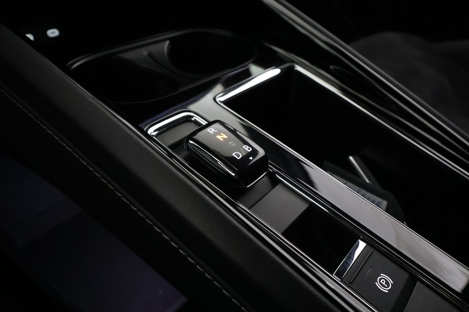 Skoda Enyaq 2022 80x 4x4 SportLine iV - | ACC | ILP | Koukku | P.Kamera | Skoda crystal light Matrix LED | Ratinlämmitys | Keyless | Apple&Android | Suomi-auto | Kahdet Renkaat | Merkkihuollettu |
