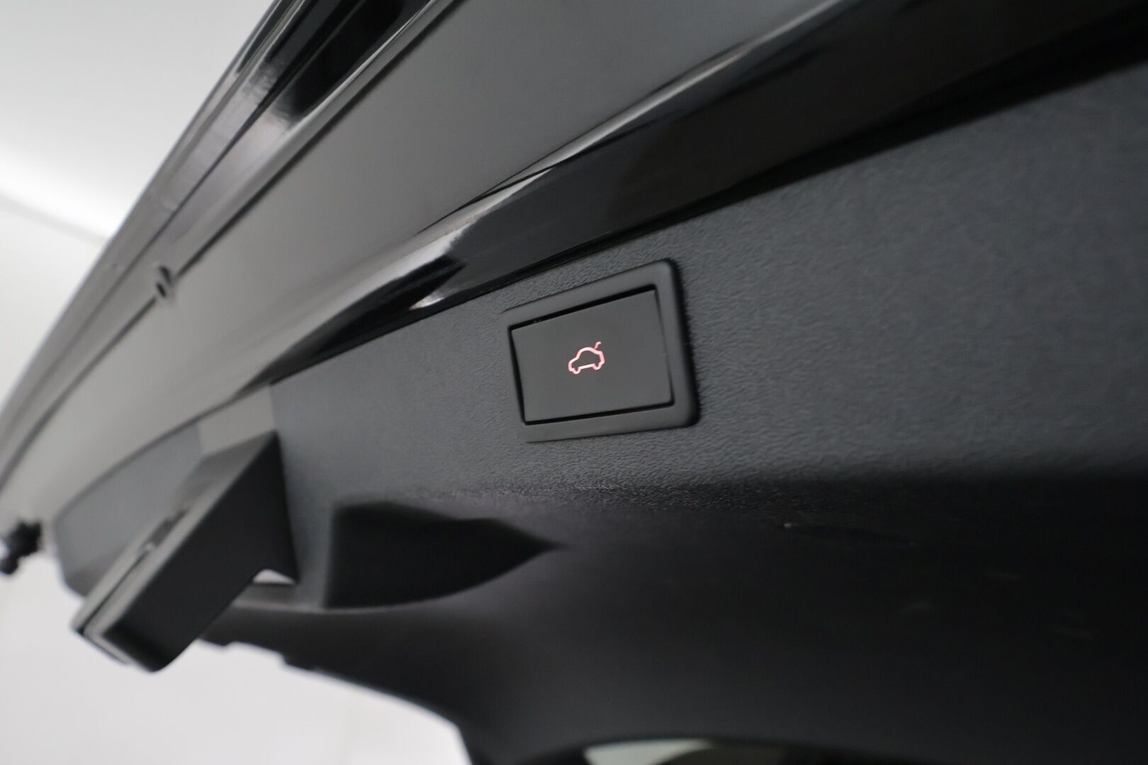 Skoda Enyaq 2022 80x 4x4 SportLine iV - | ACC | ILP | Koukku | P.Kamera | Skoda crystal light Matrix LED | Ratinlämmitys | Keyless | Apple&Android | Suomi-auto | Kahdet Renkaat | Merkkihuollettu |