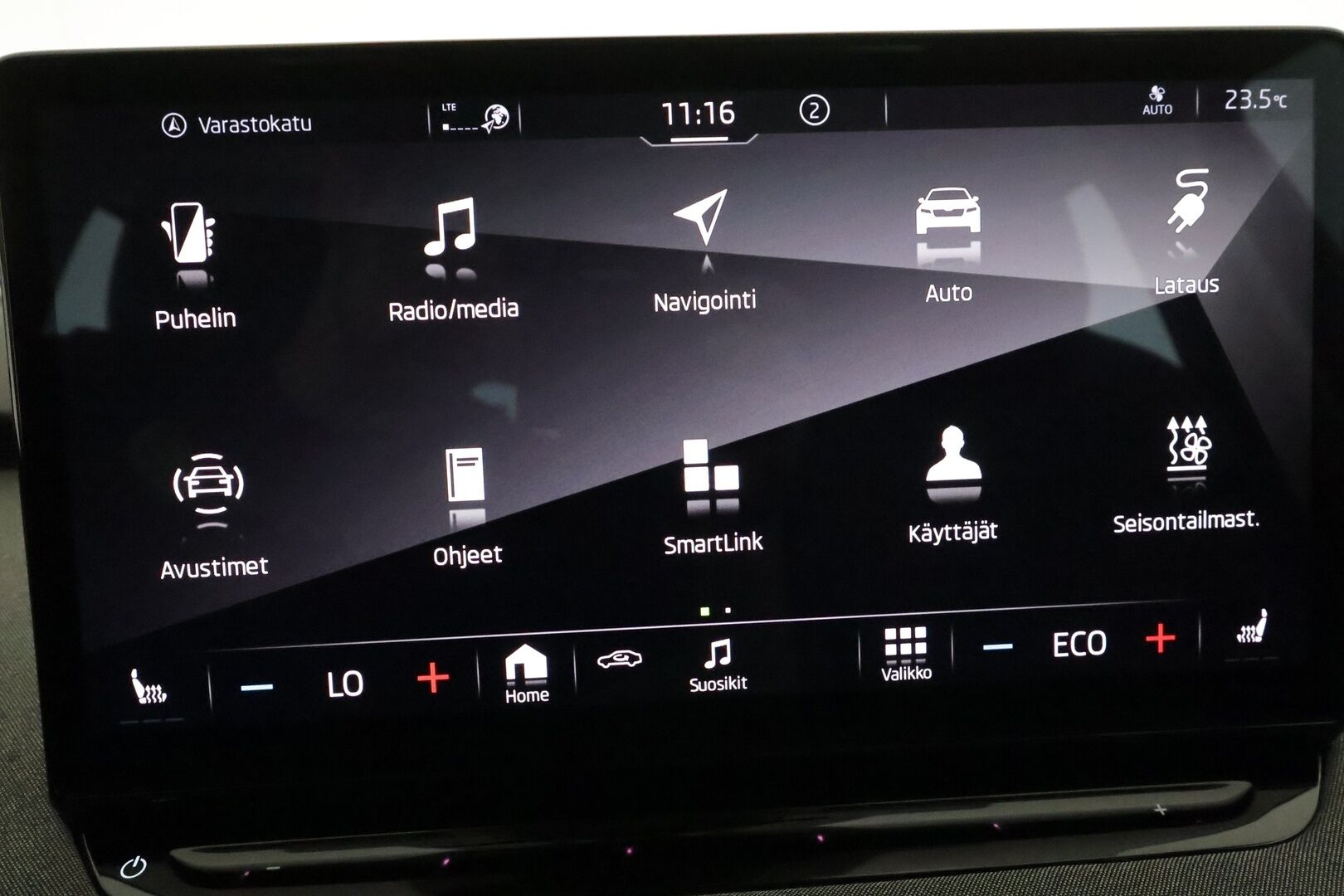 Skoda Enyaq 2022 60 iV **Panorama / Lämpöpumppu / Koukku / ACC / Matrix-LED / P.kamera / Muistipenkki / Navi / Kaistavahti / Keyless** - Suomi-auto / Merkkihuollettu! / **HYVILLÄ KAMOILLA*^*