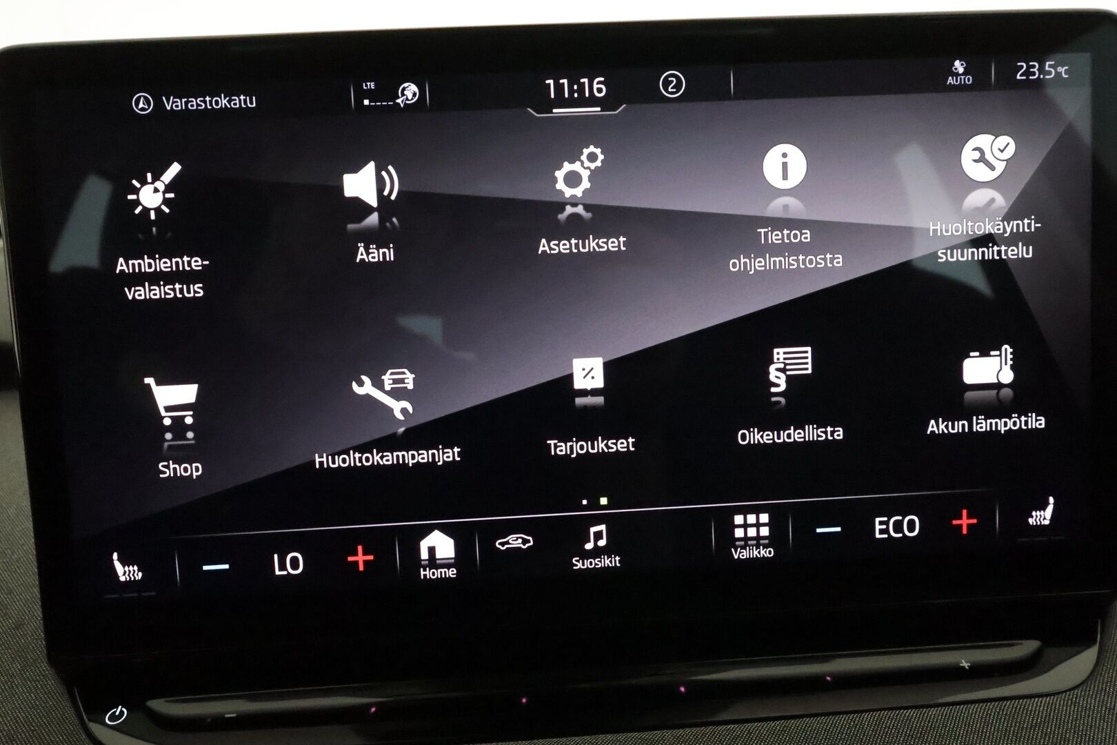 Skoda Enyaq 2022 60 iV **Panorama / Lämpöpumppu / Koukku / ACC / Matrix-LED / P.kamera / Muistipenkki / Navi / Kaistavahti / Keyless** - Suomi-auto / Merkkihuollettu! / **HYVILLÄ KAMOILLA*^*