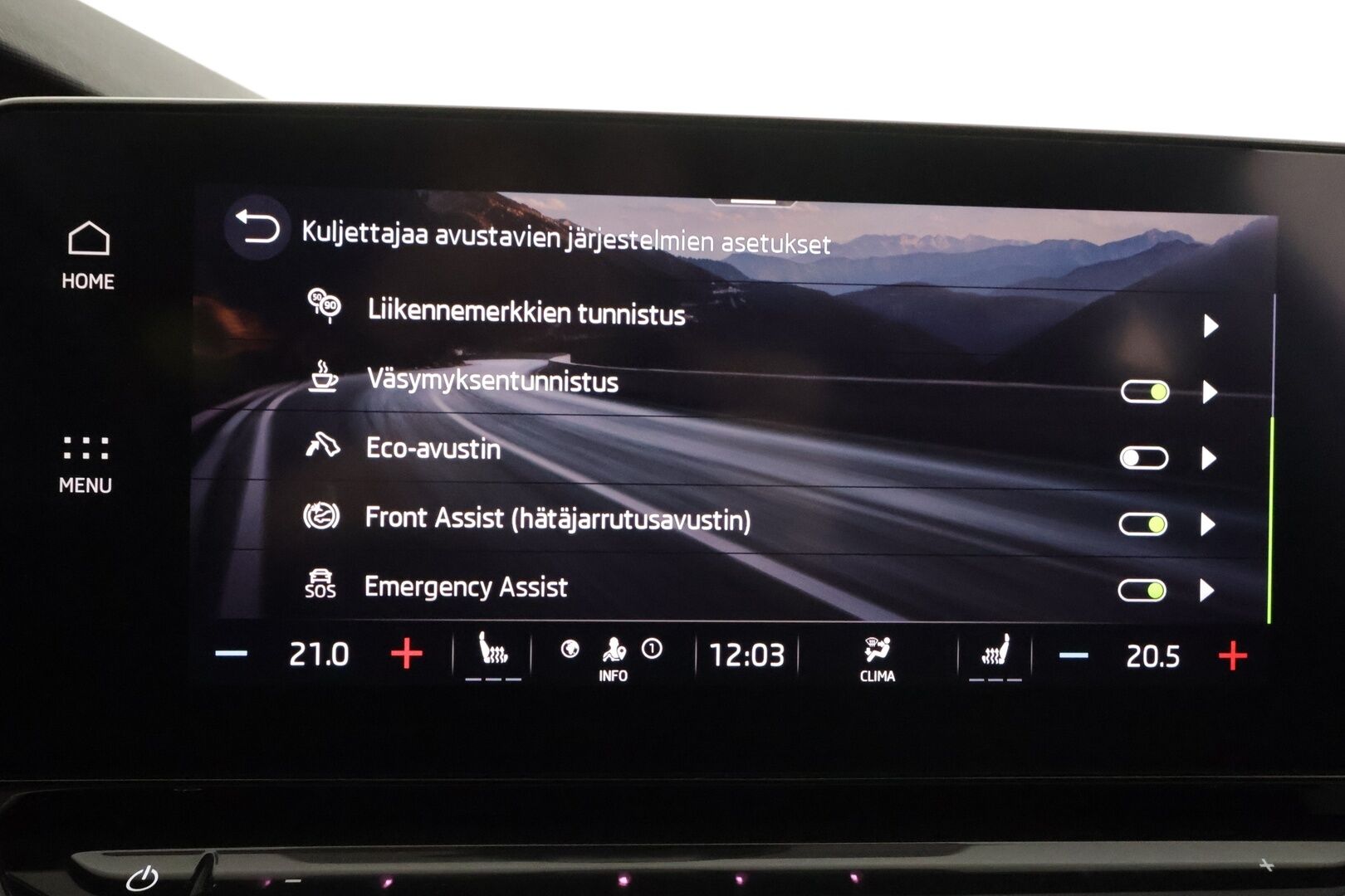 Skoda Octavia 2022 Combi 1.0 TSI Style eTEC DSG Autom. - | ACC | Koukku | Webasto | Matrix | Lane Assist | Side Assist | P.kamera | Keyless | Ambient Light | Lämm. ratti ja tuulilasi | 1-om suomiauto | Merkkihuollot | 