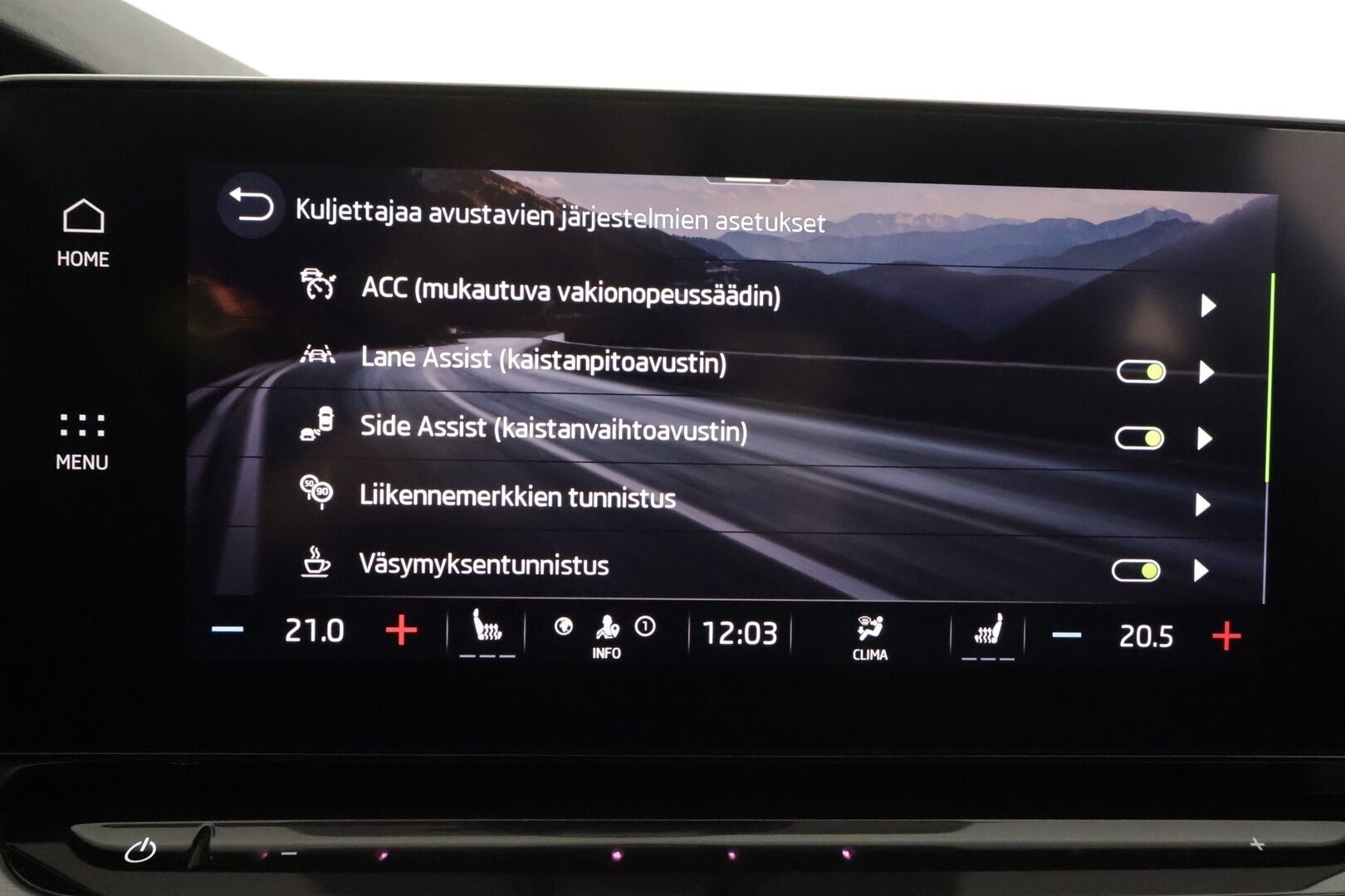 Skoda Octavia 2022 Combi 1.0 TSI Style eTEC DSG Autom. - | ACC | Koukku | Webasto | Matrix | Lane Assist | Side Assist | P.kamera | Keyless | Ambient Light | Lämm. ratti ja tuulilasi | 1-om suomiauto | Merkkihuollot | 