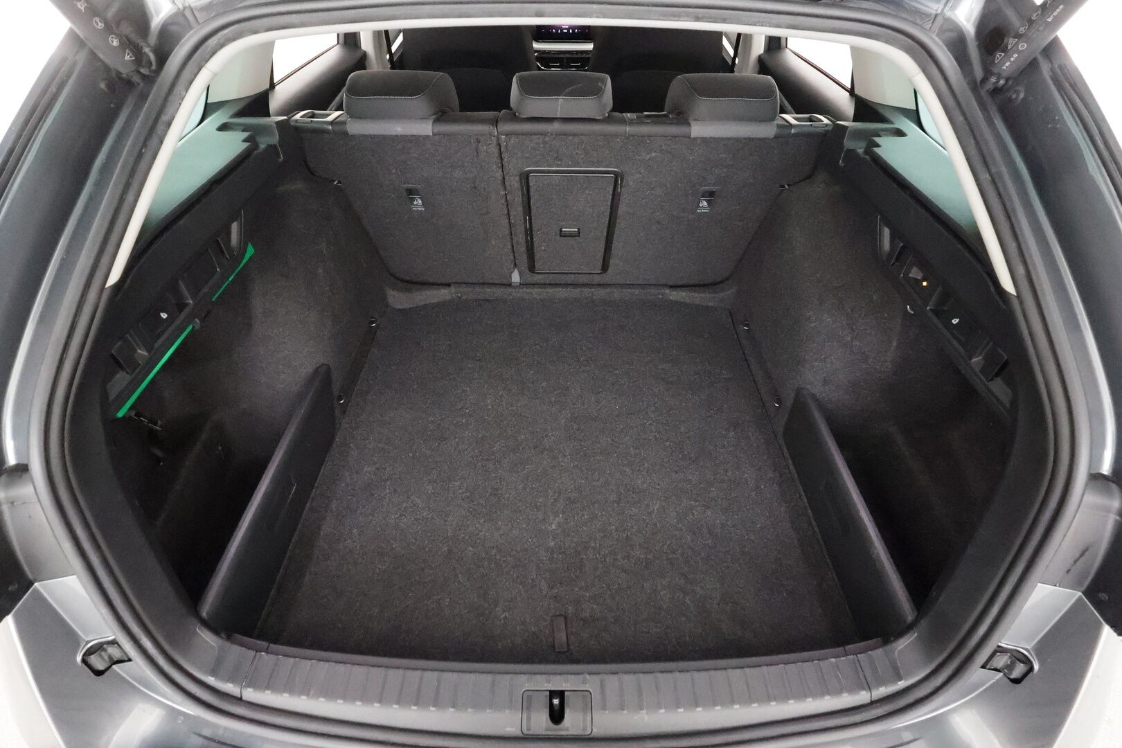 Skoda Octavia 2022 Combi 1.0 TSI Style eTEC DSG Autom. - | ACC | Koukku | Webasto | Matrix | Lane Assist | Side Assist | P.kamera | Keyless | Ambient Light | Lämm. ratti ja tuulilasi | 1-om suomiauto | Merkkihuollot | 