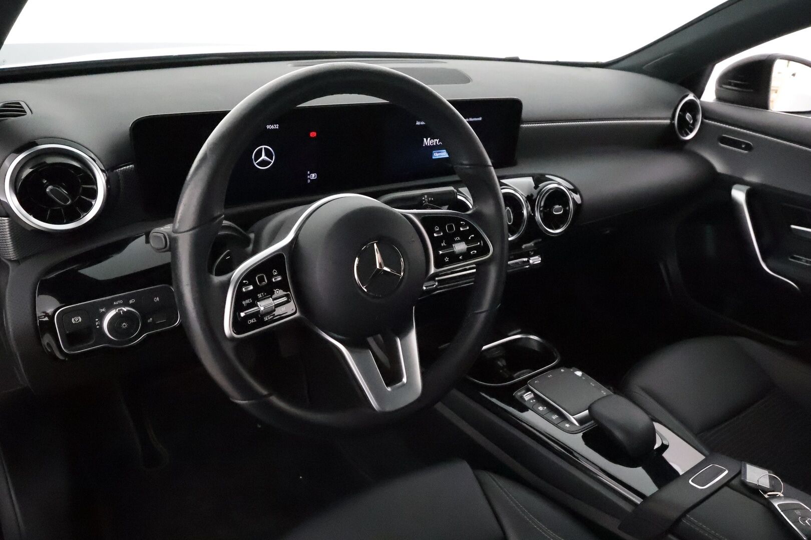 Mercedes-Benz A 2022 180 A Suomi Edition *LED-High Performance / P.Kamera / Puolinahat / Kaistavahti / Vakkari* - KATSO KAMPANJAHINTA! / 1-om Suomi-auto / Juuri huollettu / ALV - HULLUT JOULUT KORKOTARJOUS 2,49% 