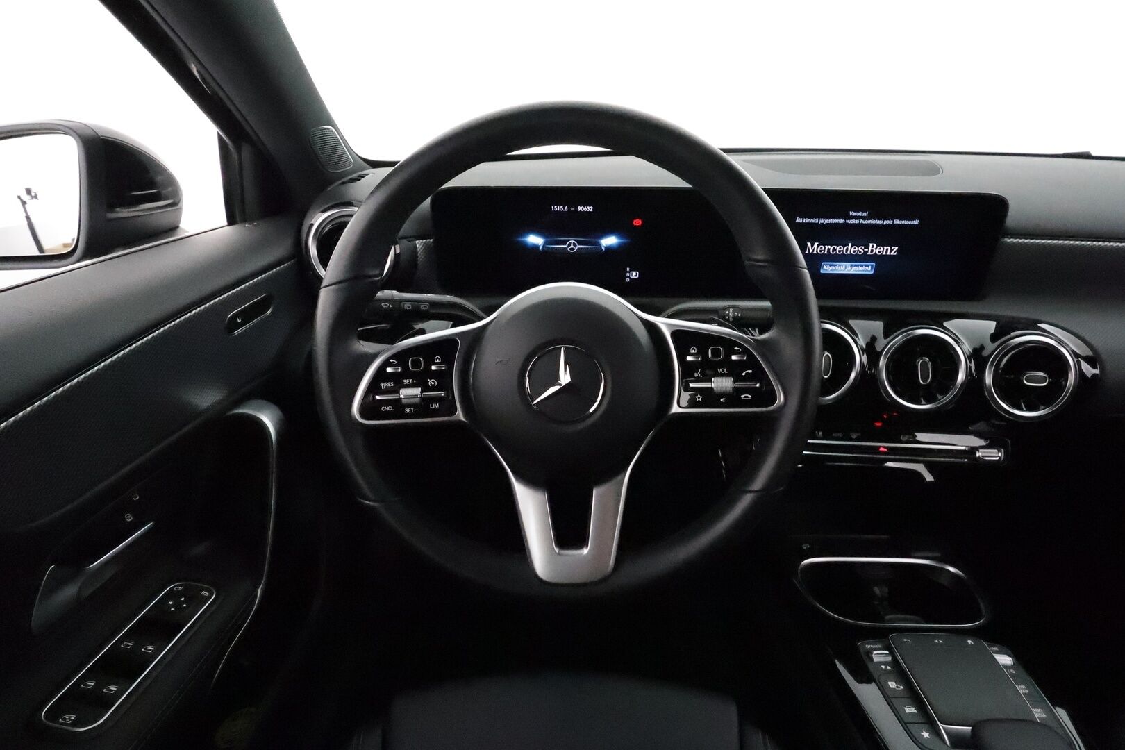 Mercedes-Benz A 2022 180 A Suomi Edition *LED-High Performance / P.Kamera / Puolinahat / Kaistavahti / Vakkari* - KATSO KAMPANJAHINTA! / 1-om Suomi-auto / Juuri huollettu / ALV - HULLUT JOULUT KORKOTARJOUS 2,49% 