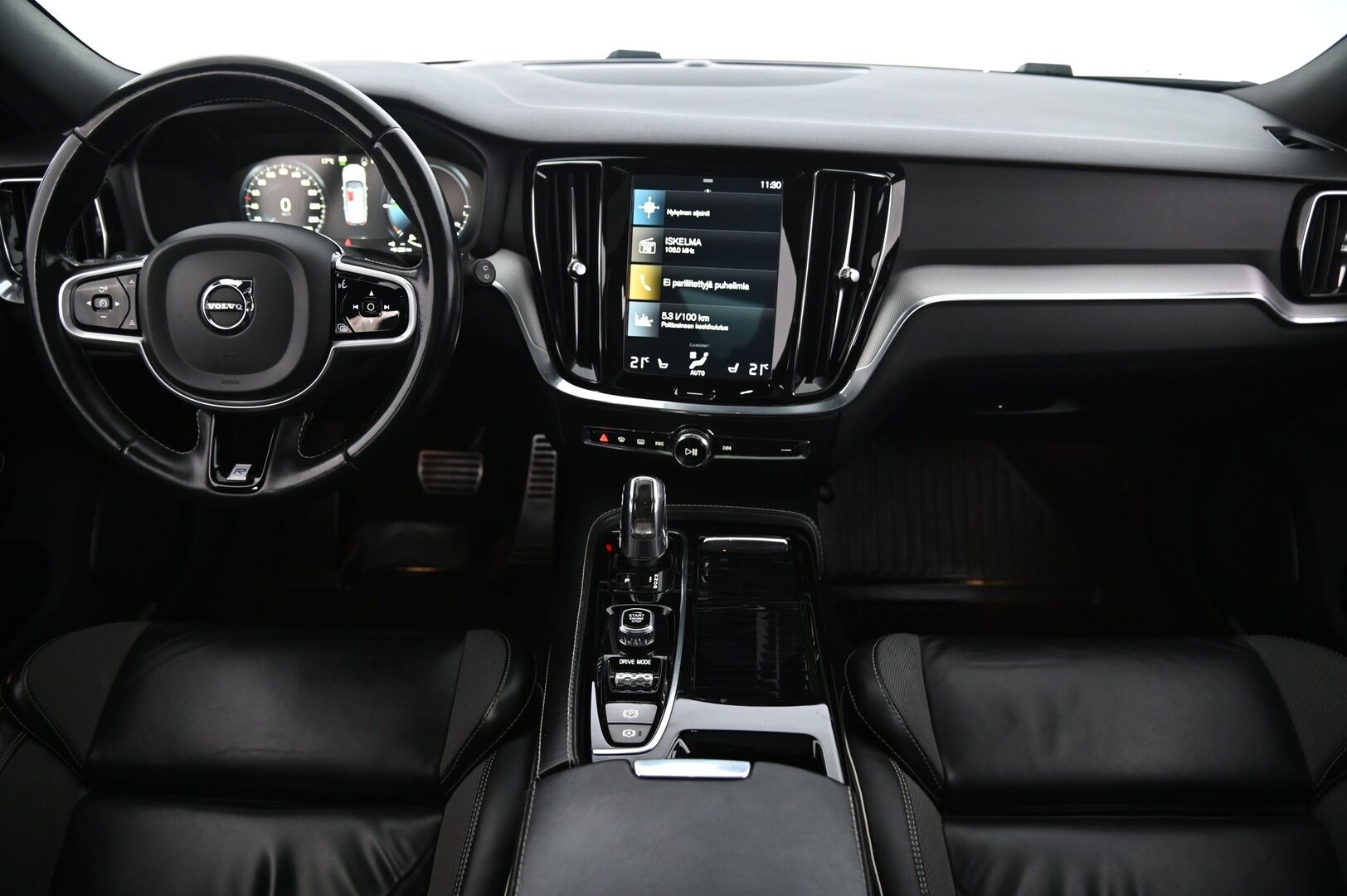 Volvo V60 2019 T8 AWD R-Design aut *Panorama / Webasto / ACC / HUD / FULL-LED / VOC / BLIS* - *Koukku / Navi / Keyless / 2x Renkaat ja vanteet*